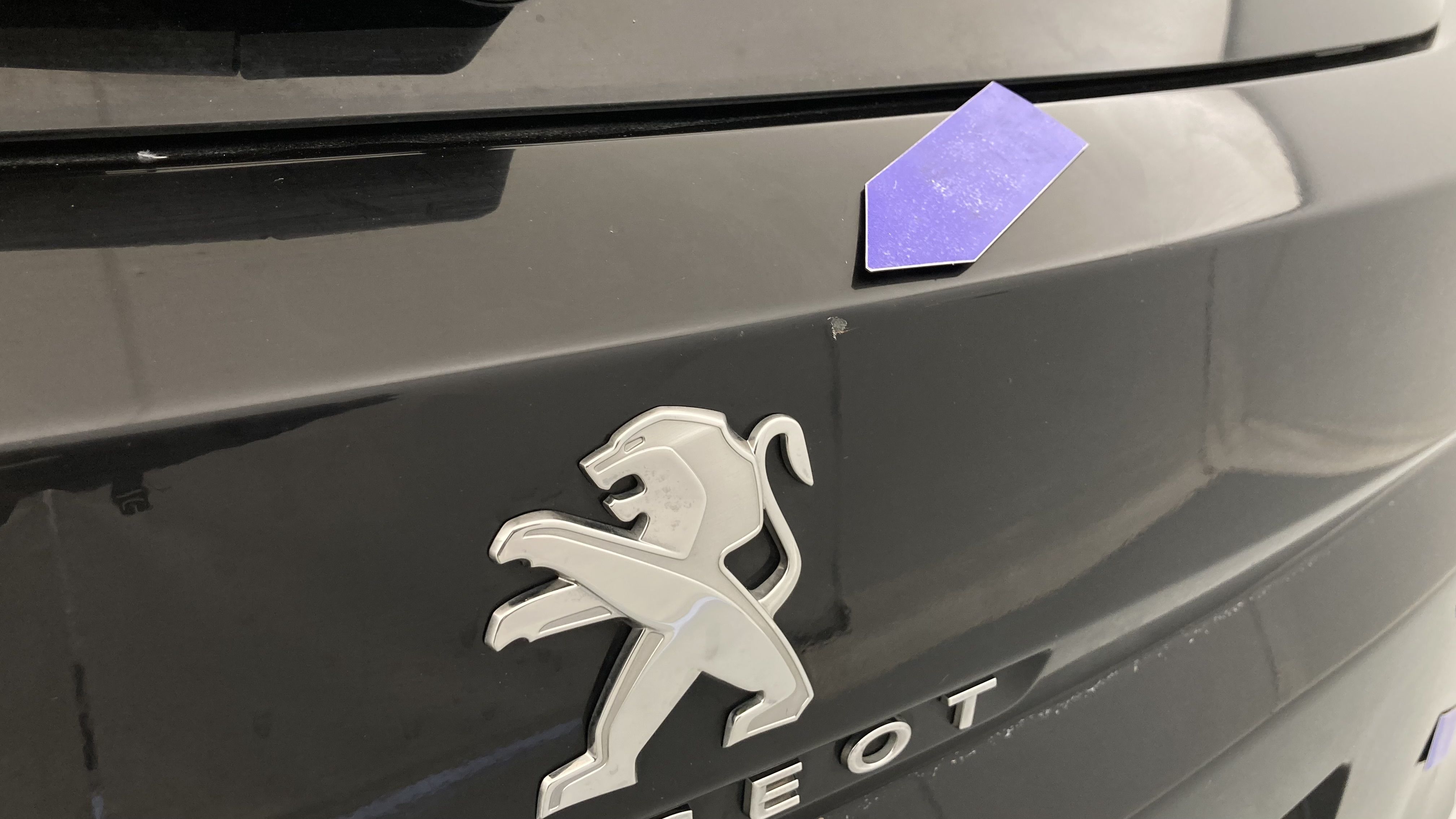 peugeot 3008 gt pack 1.6 HYBRID 300 EAT PHEV 2022 negro perla nera 28