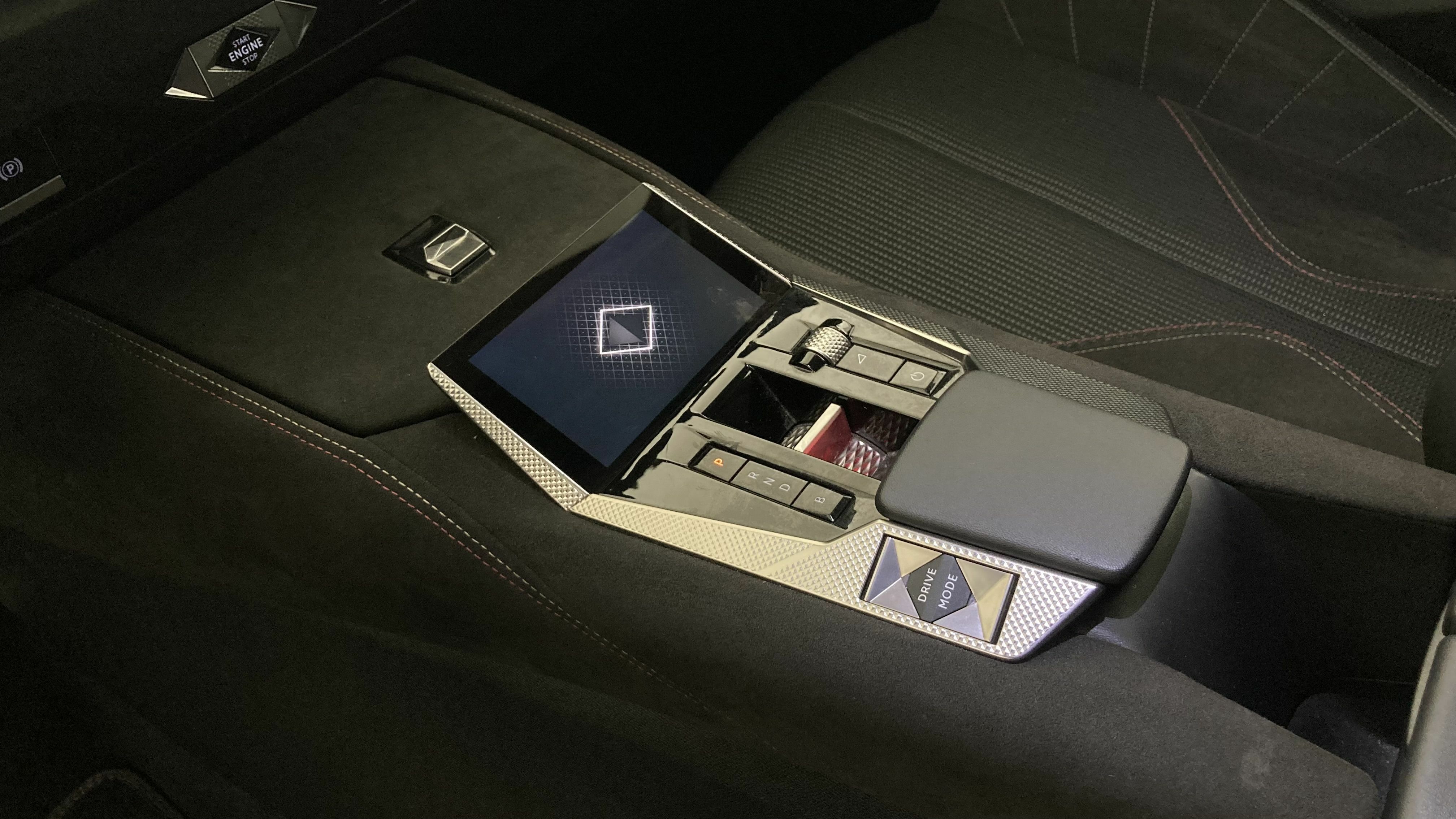 ds ds4 performance line + E-TENSE 225 CA 2023 negro perla 19