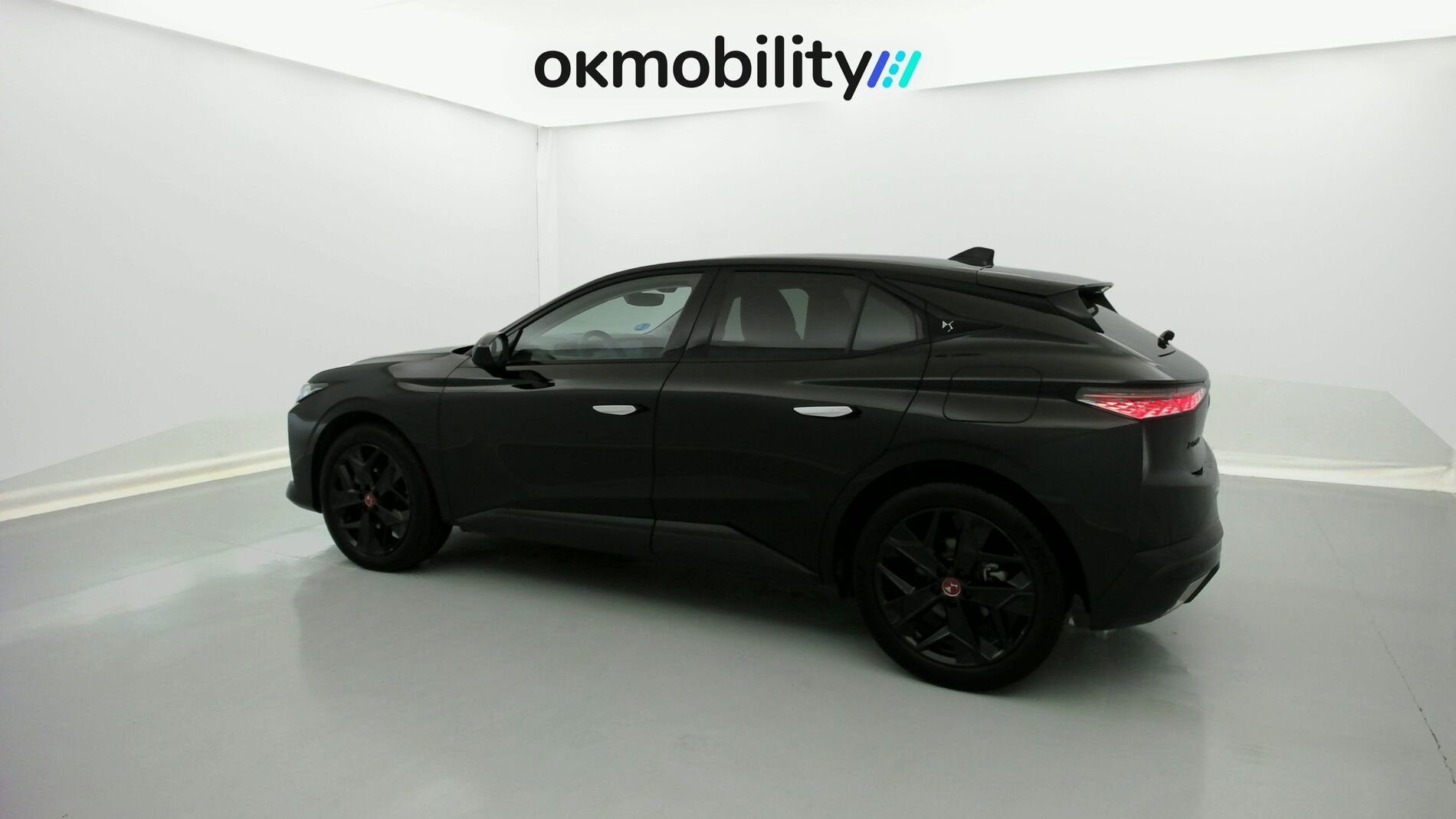 ds ds4 performance line + E-TENSE 225 CA 2023 negro perla 7