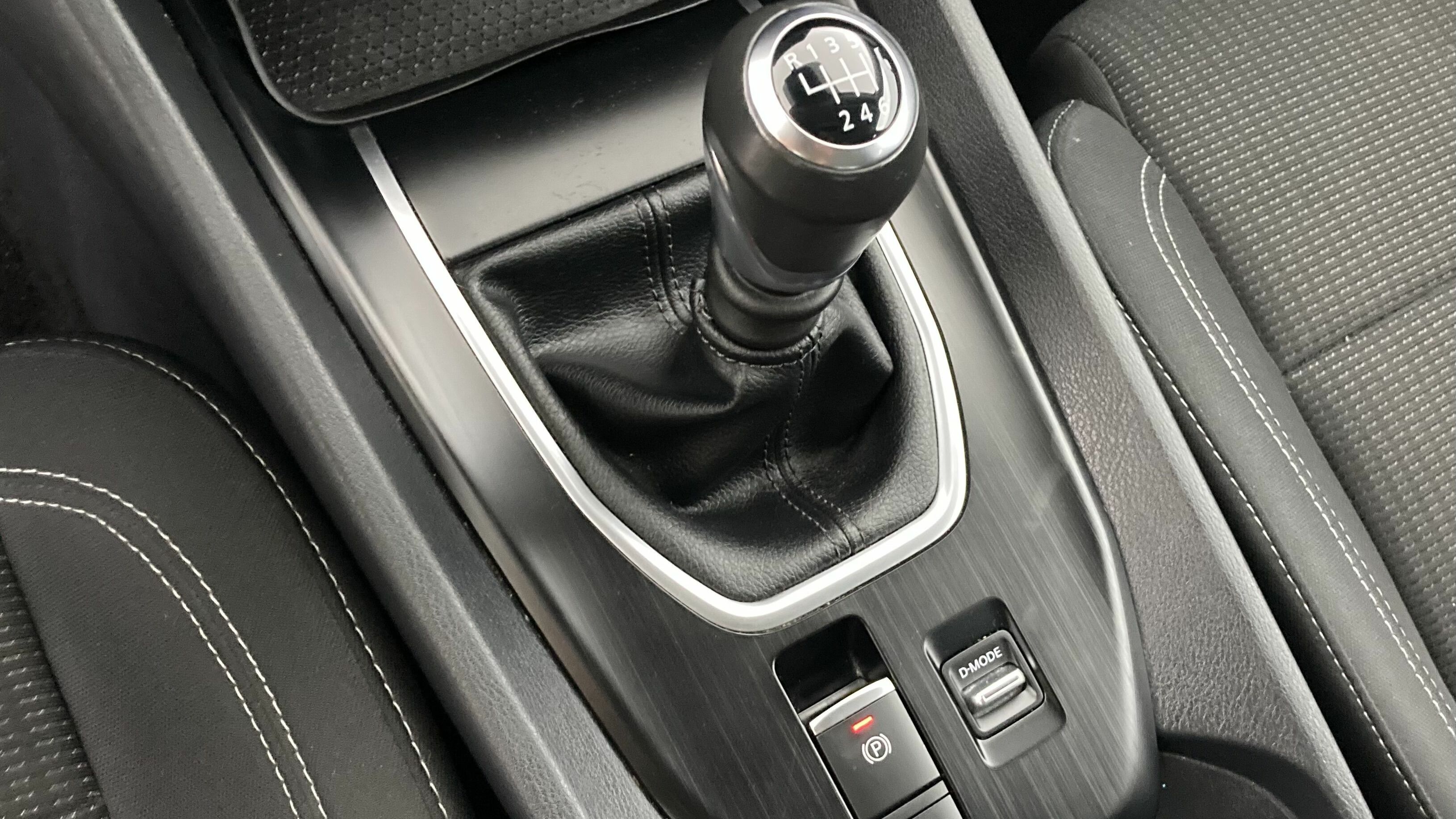 nissan qashqai acenta 1.3 DIG-T 140 MHEV 2022 black metallic 21