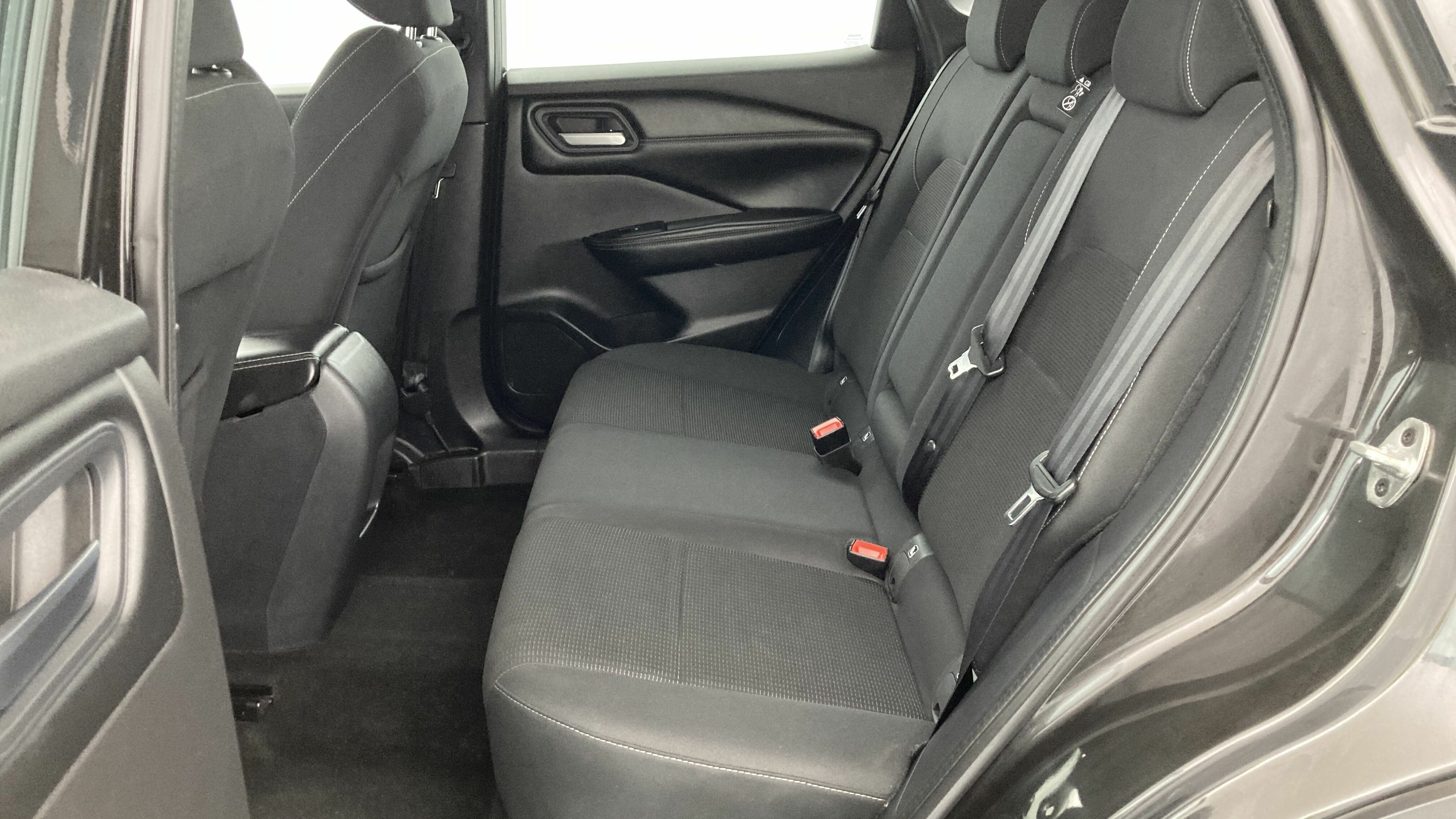 nissan qashqai acenta 1.3 DIG-T 140 MHEV 2022 black metallic 22