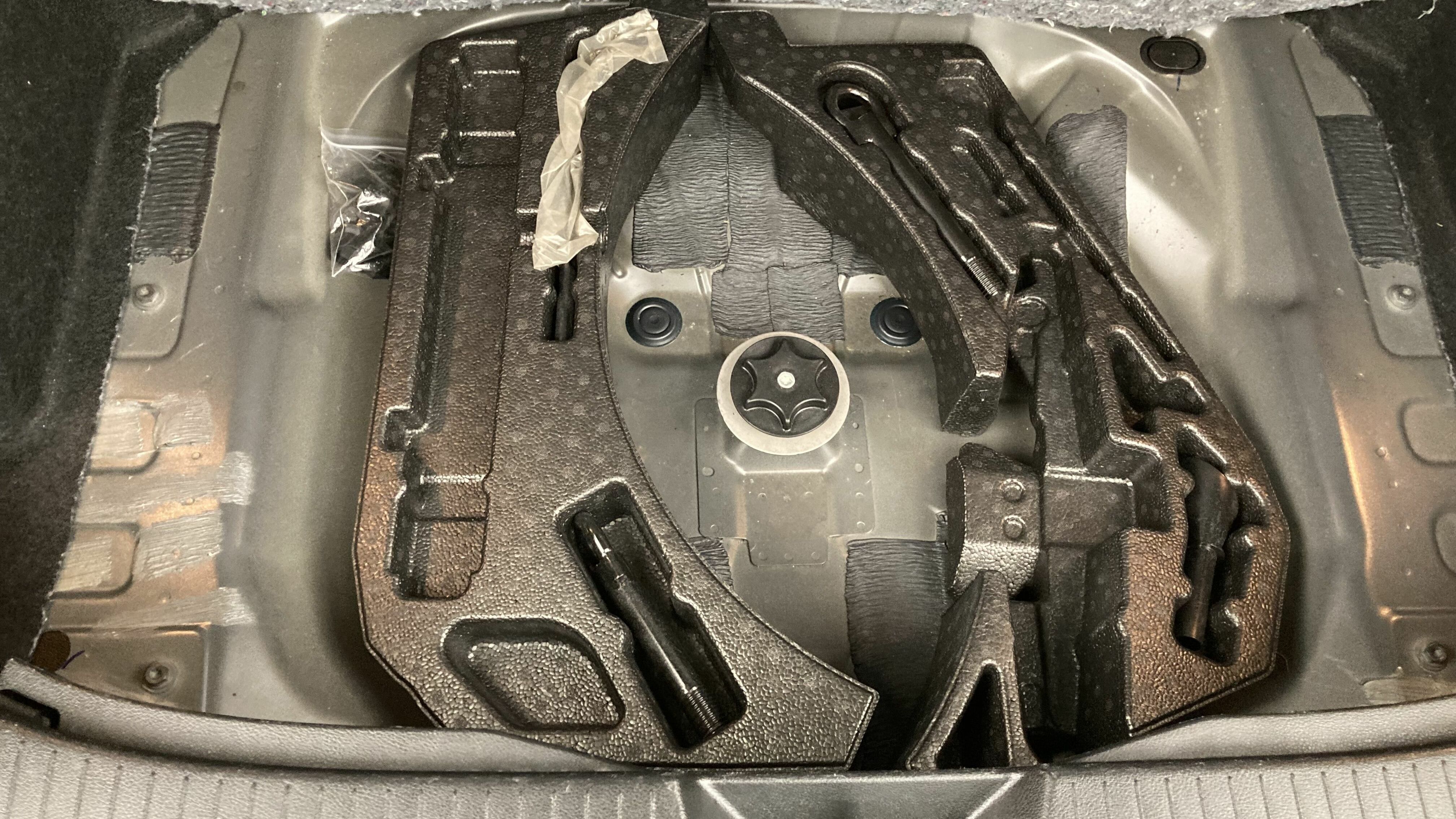 nissan qashqai acenta 1.3 DIG-T 140 MHEV 2022 black metallic 24