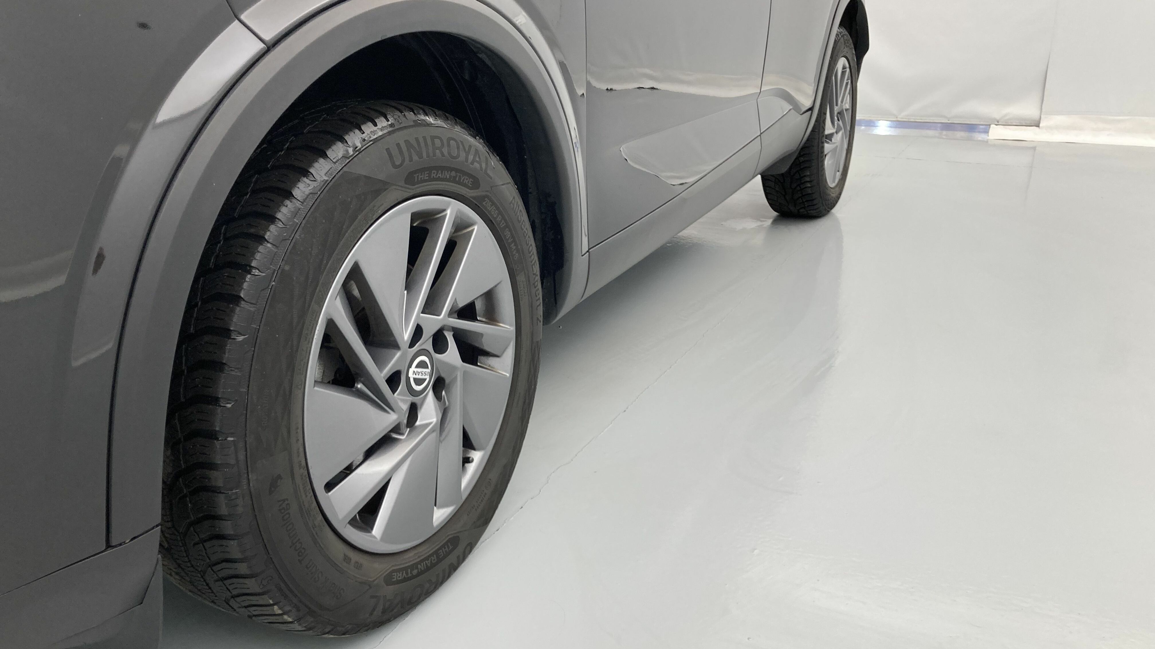 nissan qashqai acenta 1.3 DIG-T 140 MHEV 2022 black metallic 27