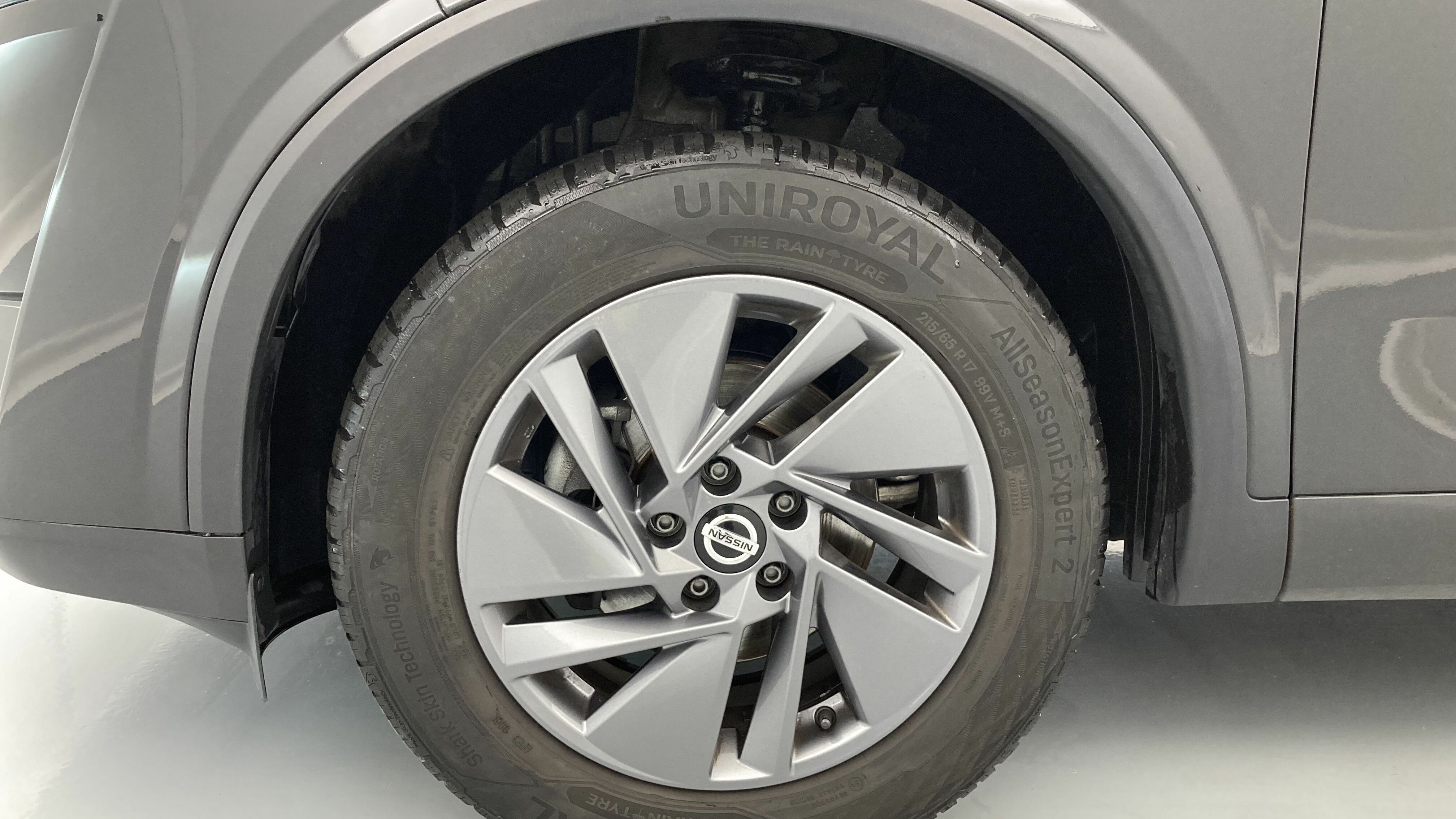 nissan qashqai acenta 1.3 DIG-T 140 MHEV 2022 black metallic 28