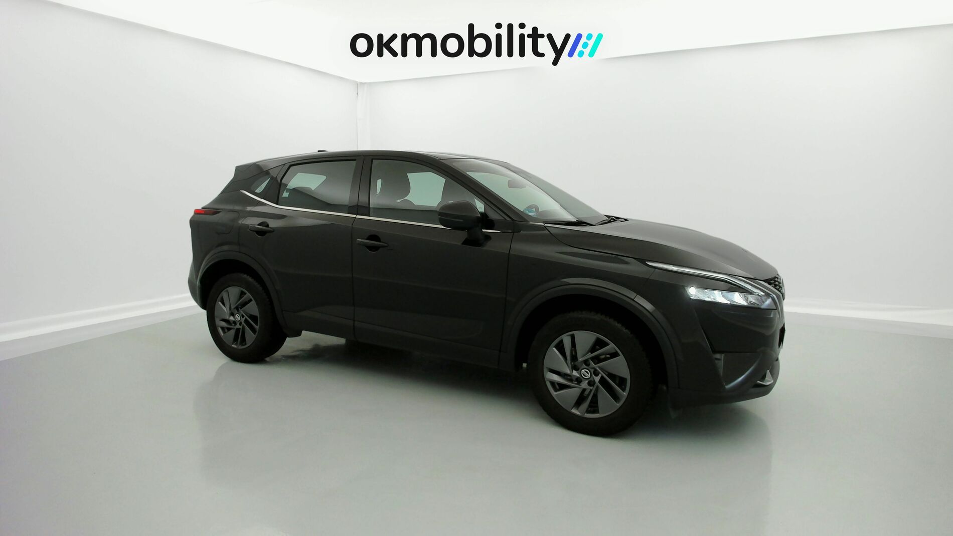 nissan qashqai acenta 1.3 DIG-T 140 MHEV 2022 black metallic 2