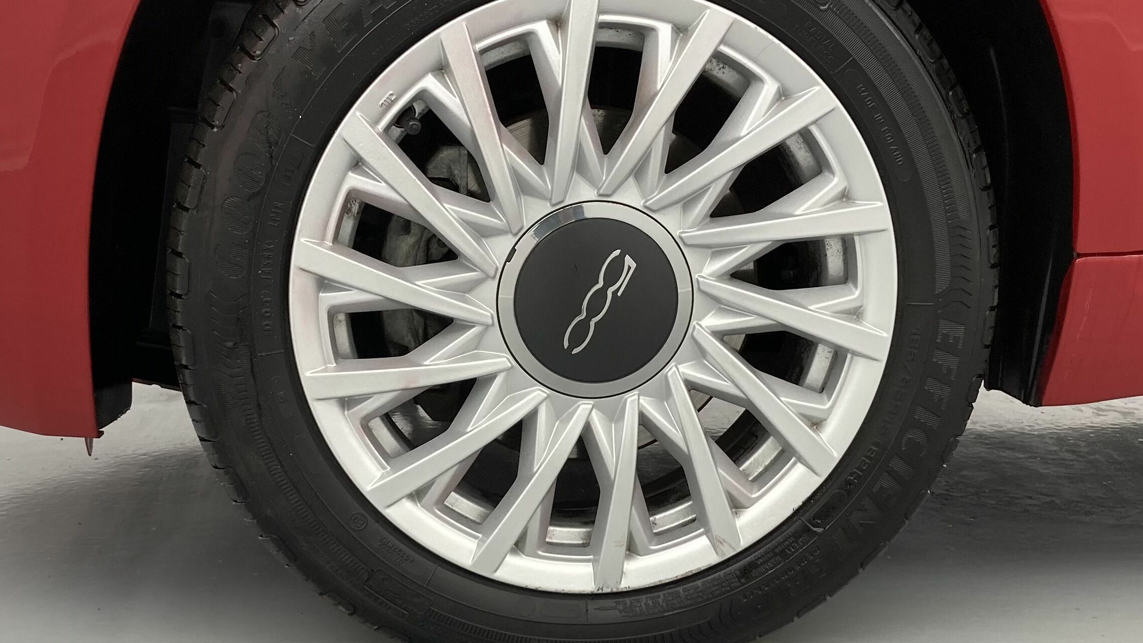 fiat 500c dolcevita 1.0 HYBRID 70 MHEV 2024 rojo passione 28