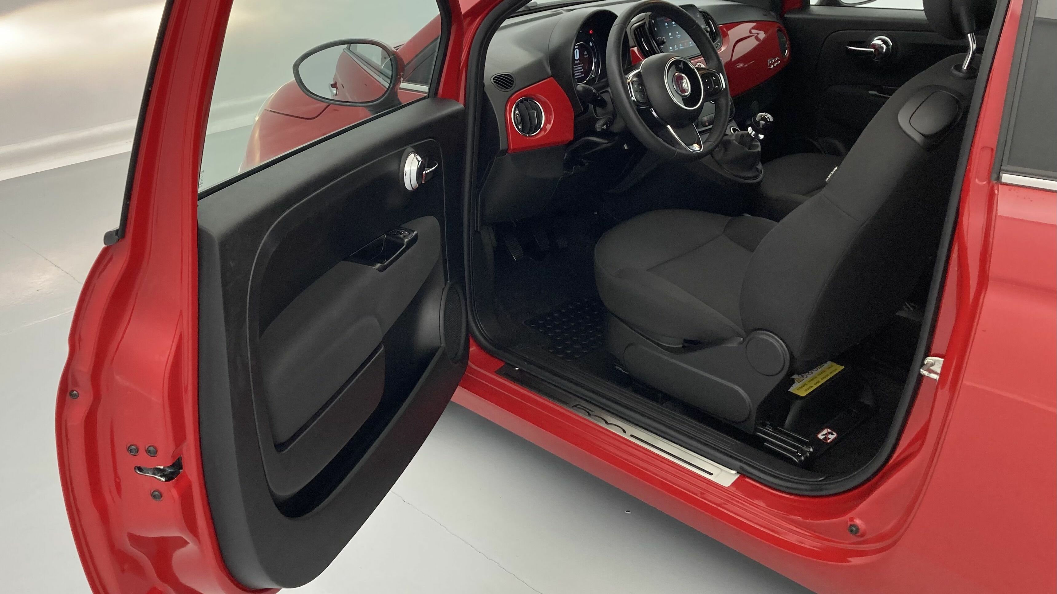 fiat 500c dolcevita 1.0 HYBRID 70 MHEV 2024 rojo passione 14