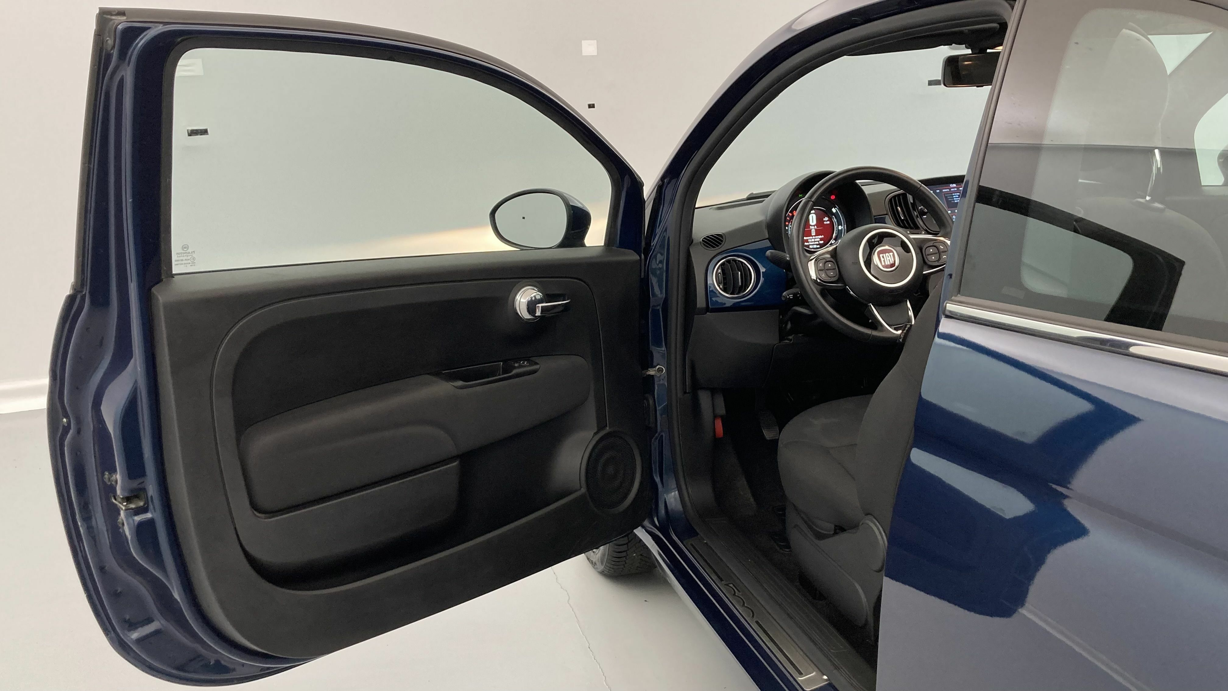 fiat 500c dolcevita 1.0 HYBRID 70 MHEV 2024 azul di pinto di blu 13