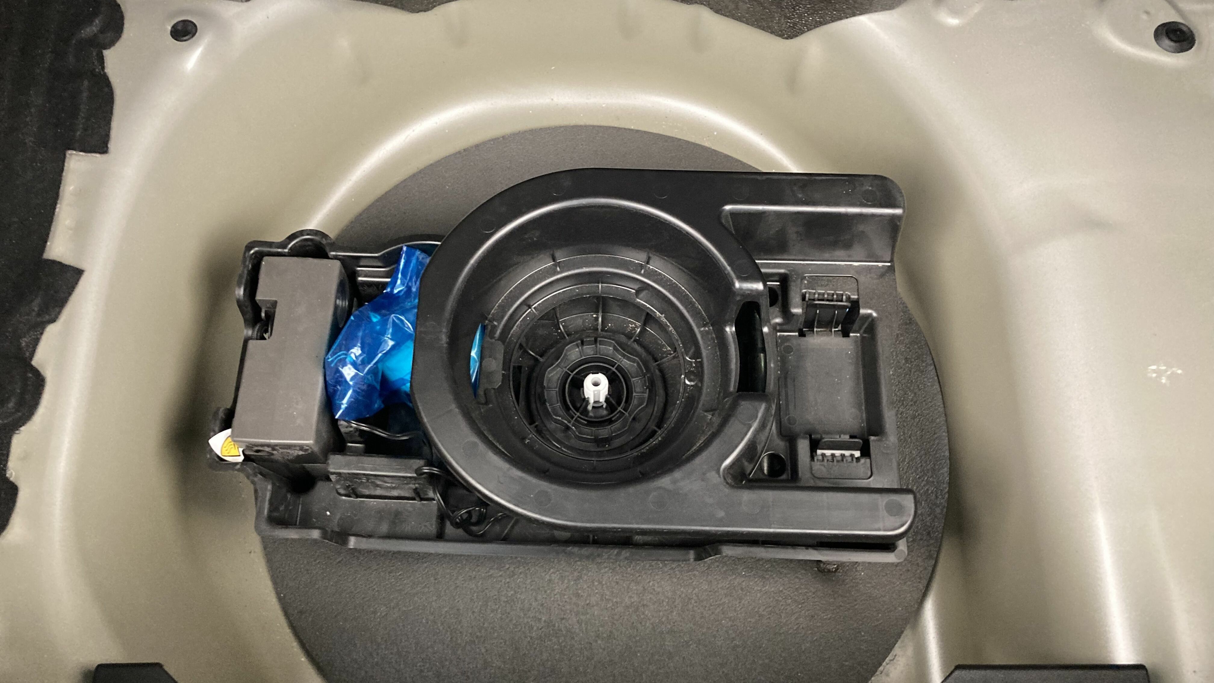 peugeot 208 allure 1.2 PURETECH 100 2024 gris artense 23