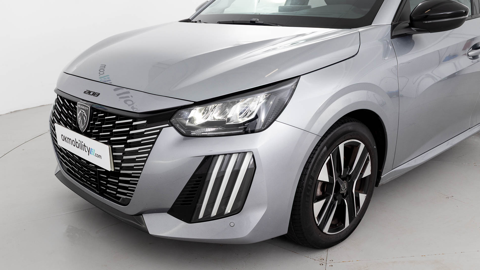 peugeot 208 allure 1.2 PURETECH 100 2024 gris artense 16