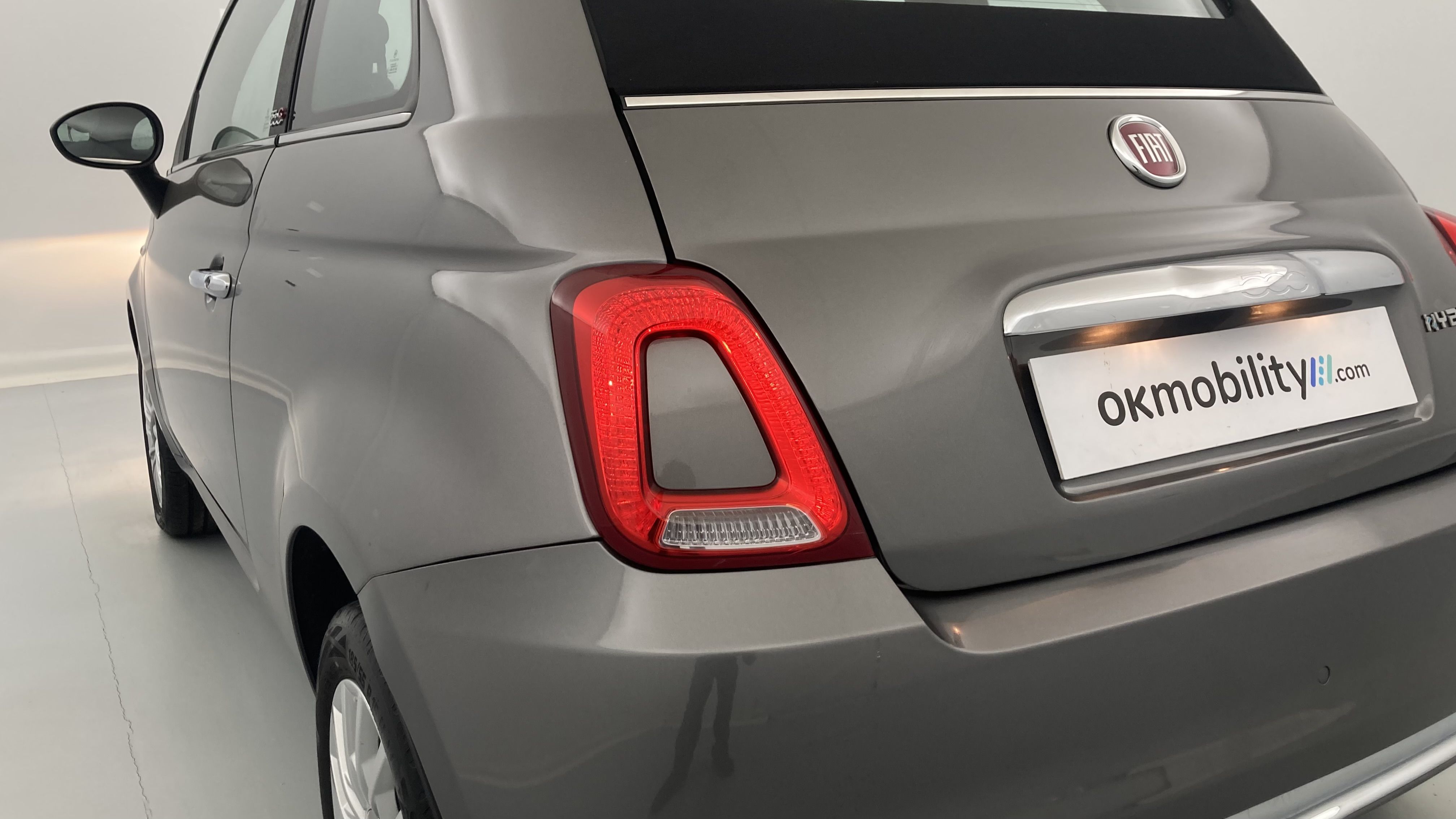 fiat 500c dolcevita 1.0 HYBRID 70 MHEV 2022 gris pompei / negro 15