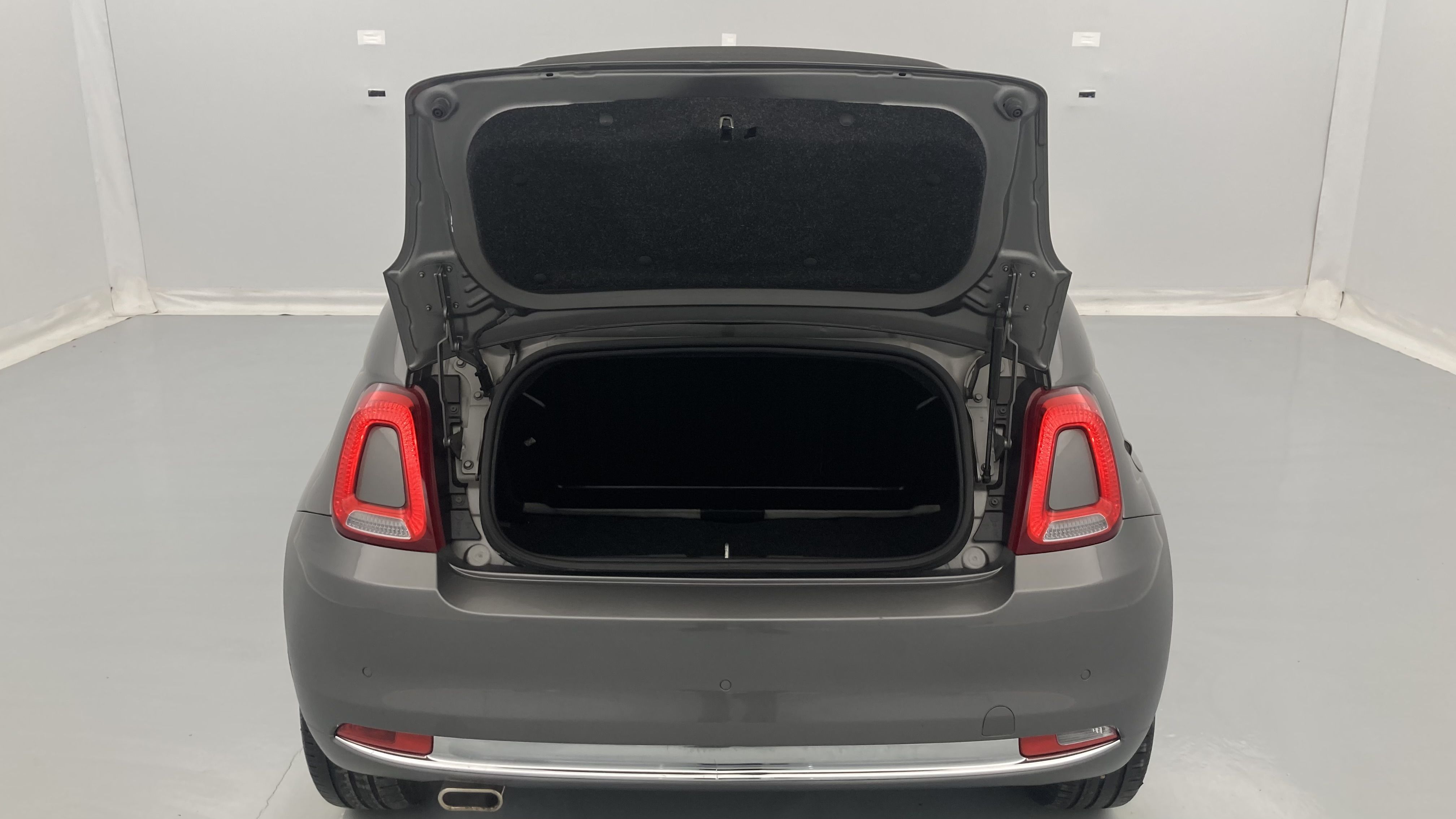 fiat 500c dolcevita 1.0 HYBRID 70 MHEV 2022 gris pompei / negro 22