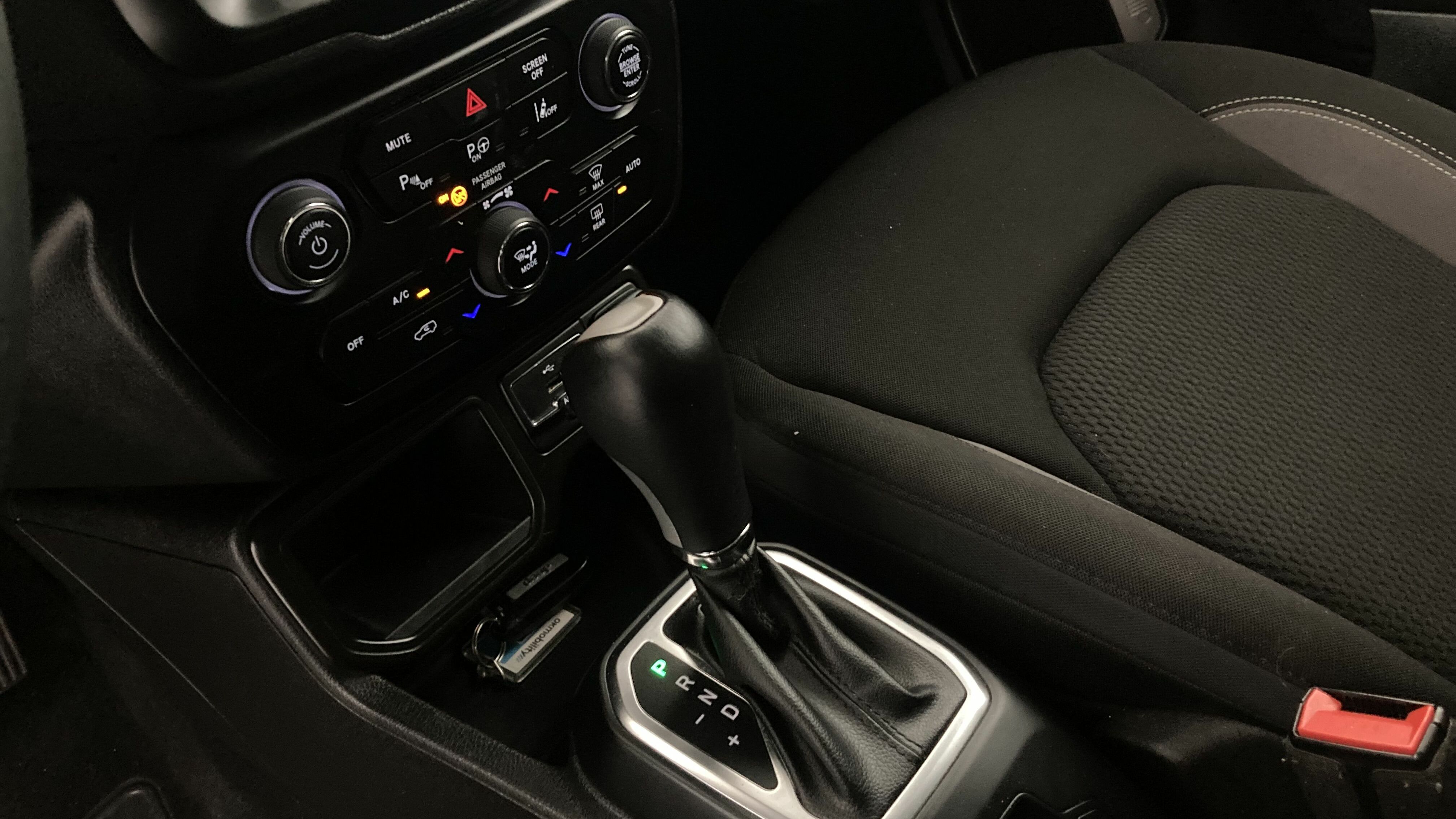 jeep renegade limited 1.5 TURBO 130 DCT 2023 blanco alpine 20