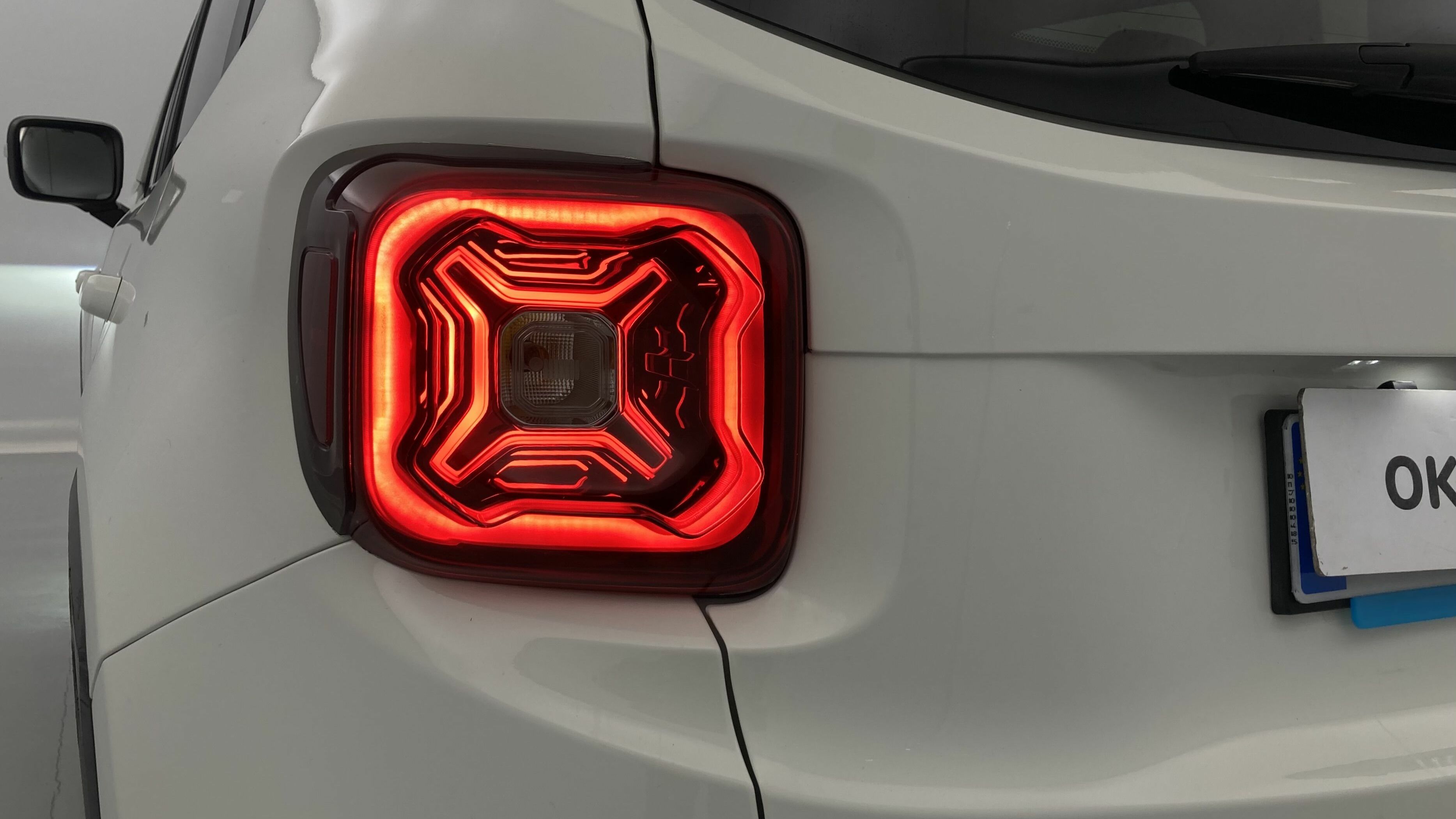 jeep renegade limited 1.5 TURBO 130 DCT 2023 blanco alpine 30