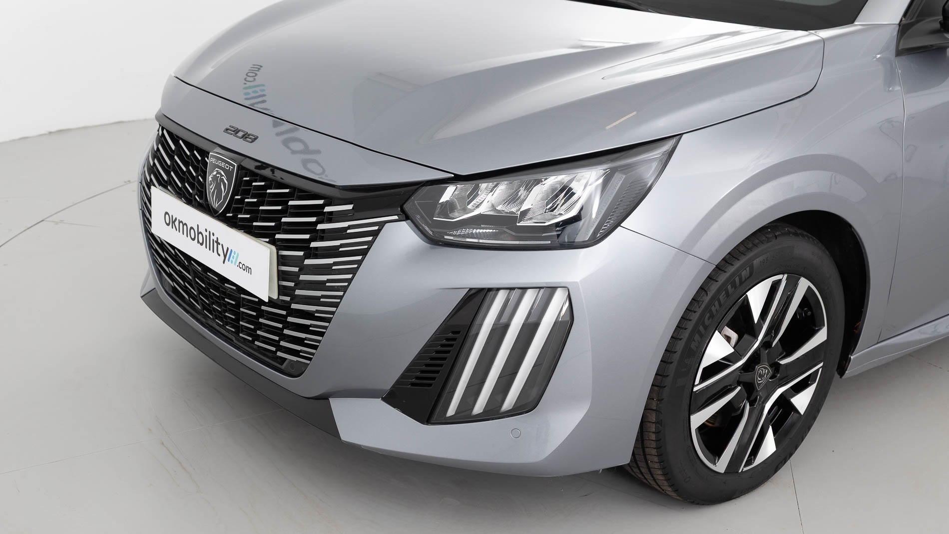 peugeot 208 allure 1.2 PURETECH 100 2024 gris artense 28