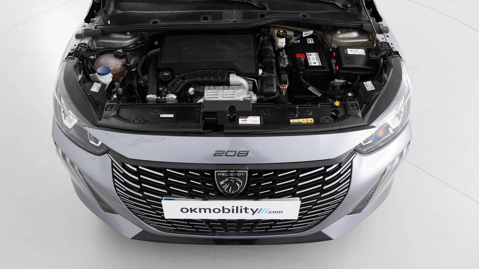 peugeot 208 allure 1.2 PURETECH 100 2024 gris artense 32