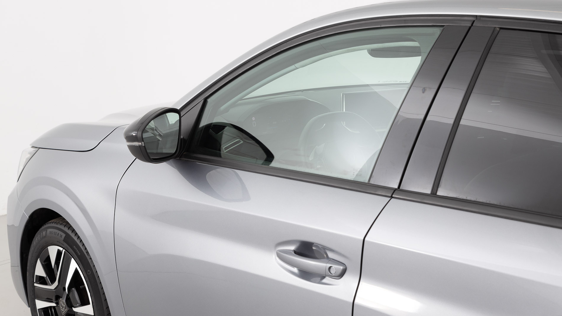 peugeot 208 allure 1.2 PURETECH 100 2024 gris artense 34