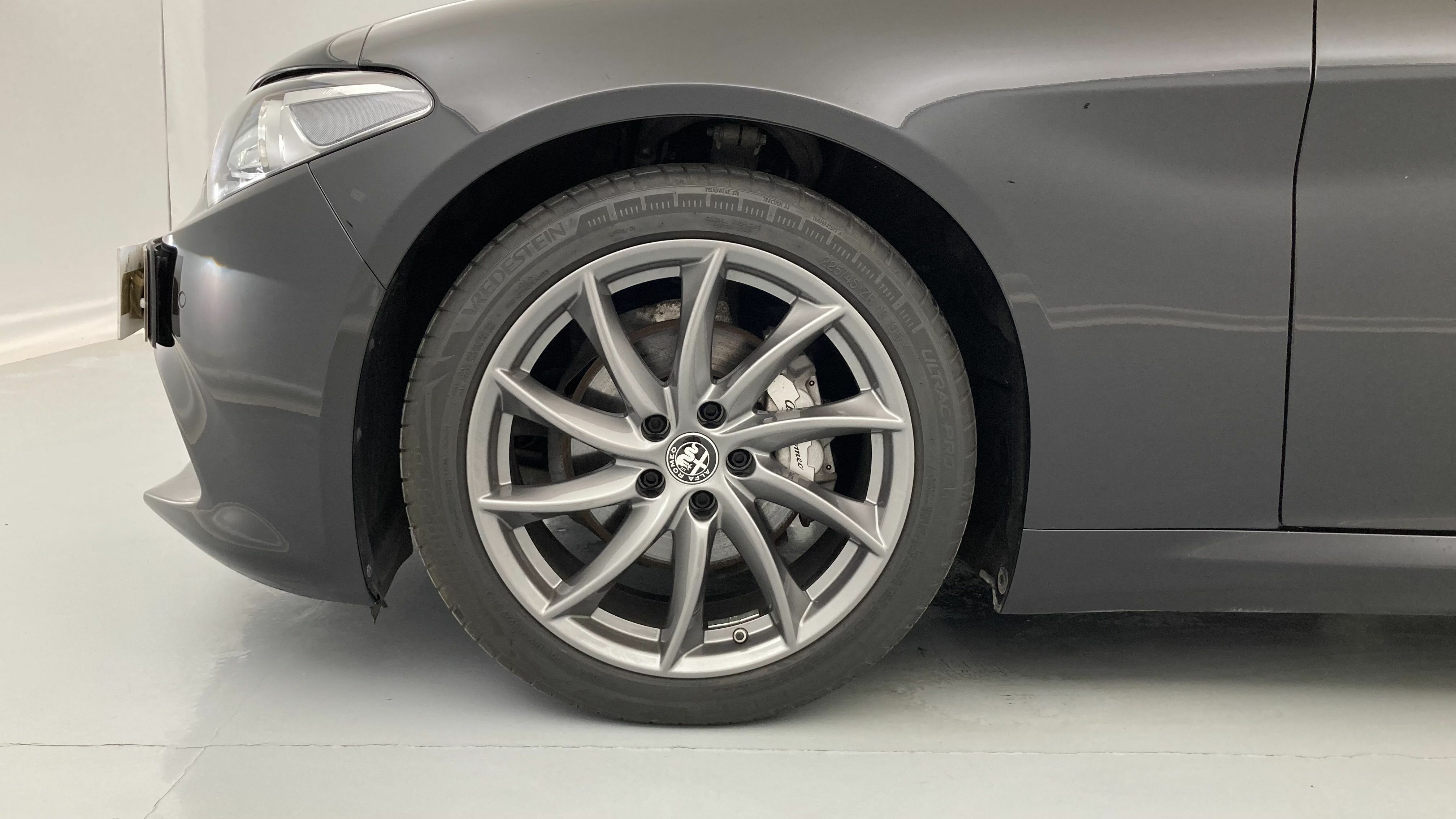 alfa romeo giulia sprint 2.2 JTD 190 RWD CA 2022 negro vulcano 27