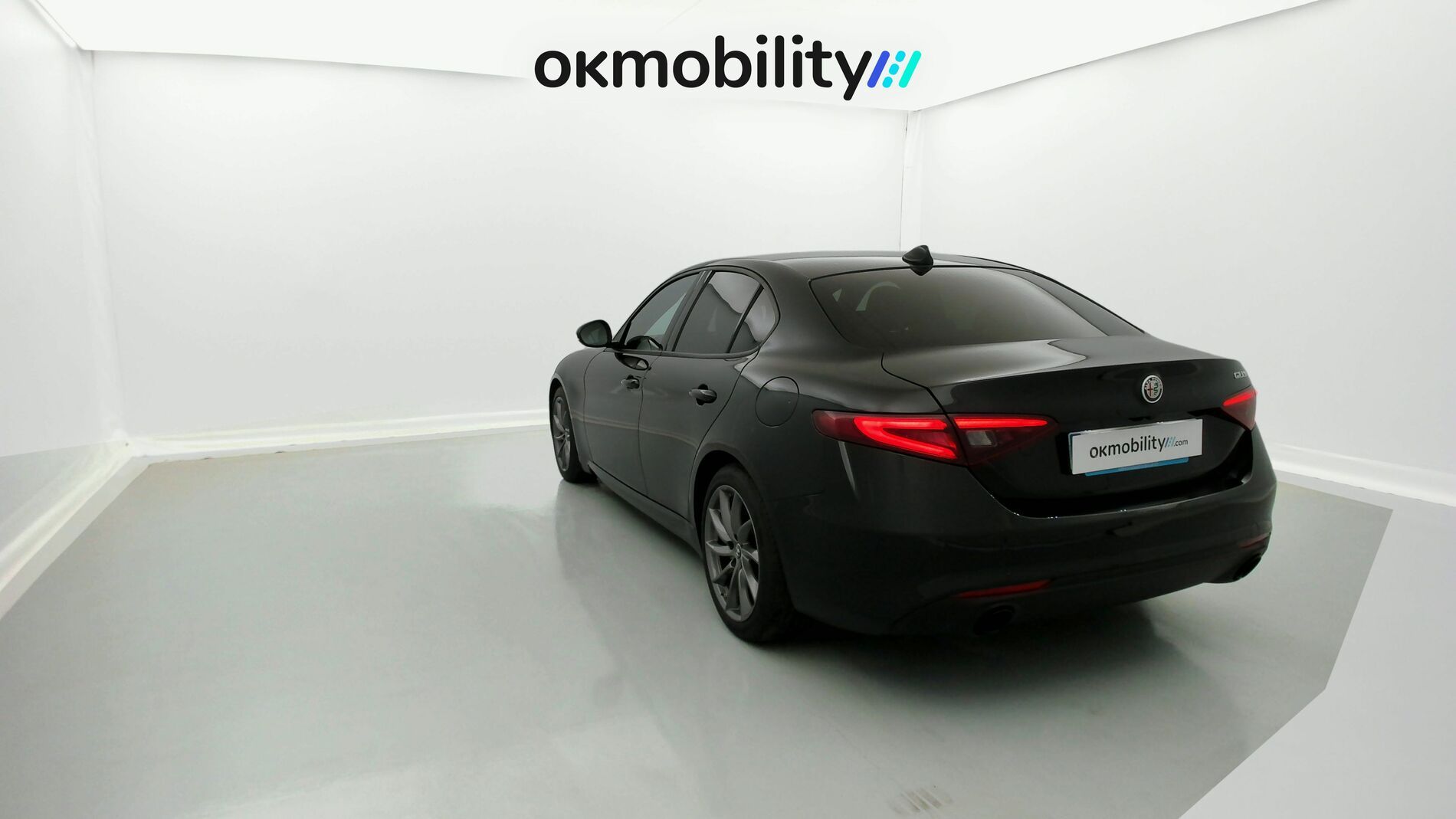 alfa romeo giulia sprint 2.2 JTD 190 RWD CA 2022 negro vulcano 9