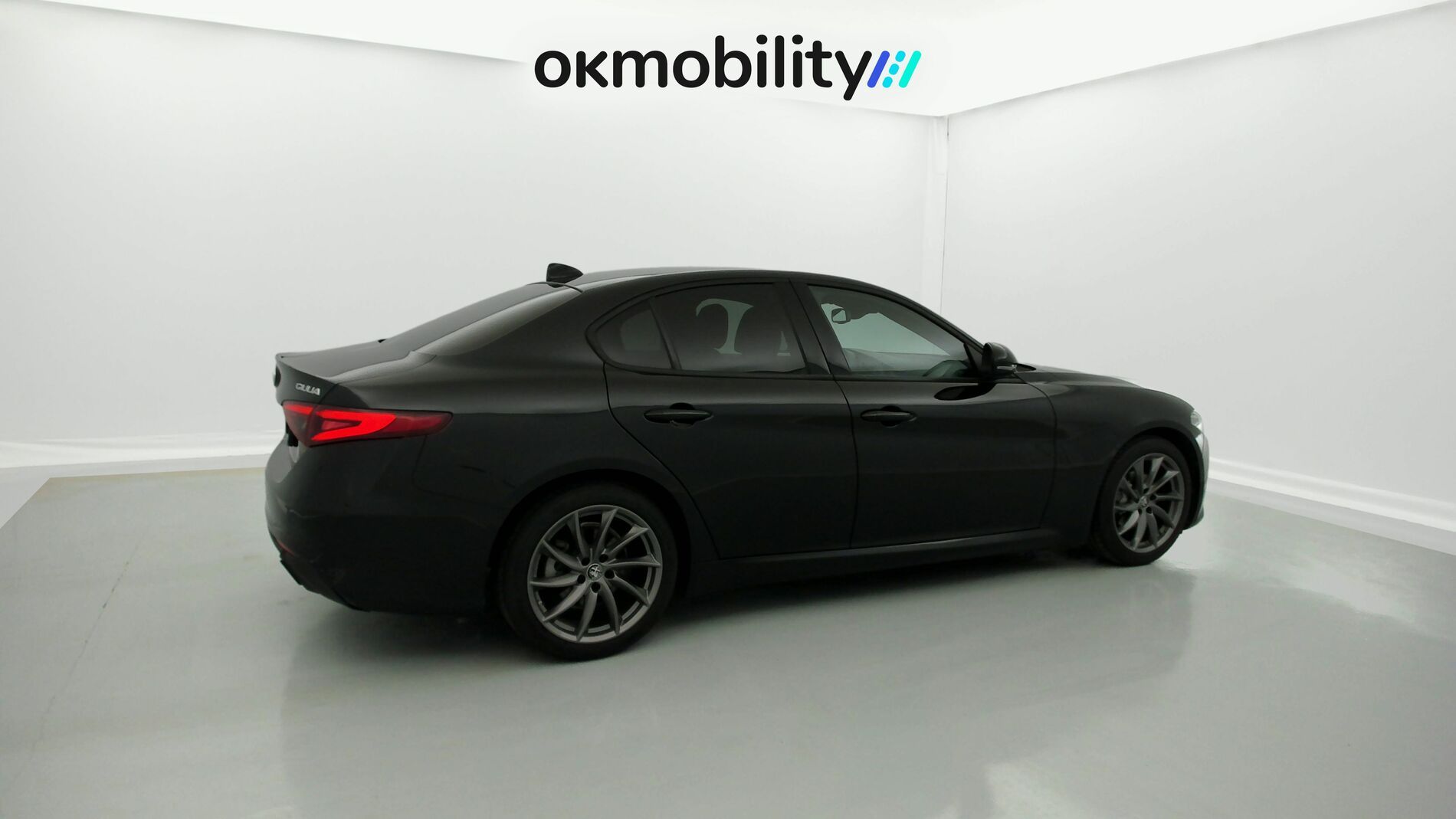 alfa romeo giulia sprint 2.2 JTD 190 RWD CA 2022 negro vulcano 12