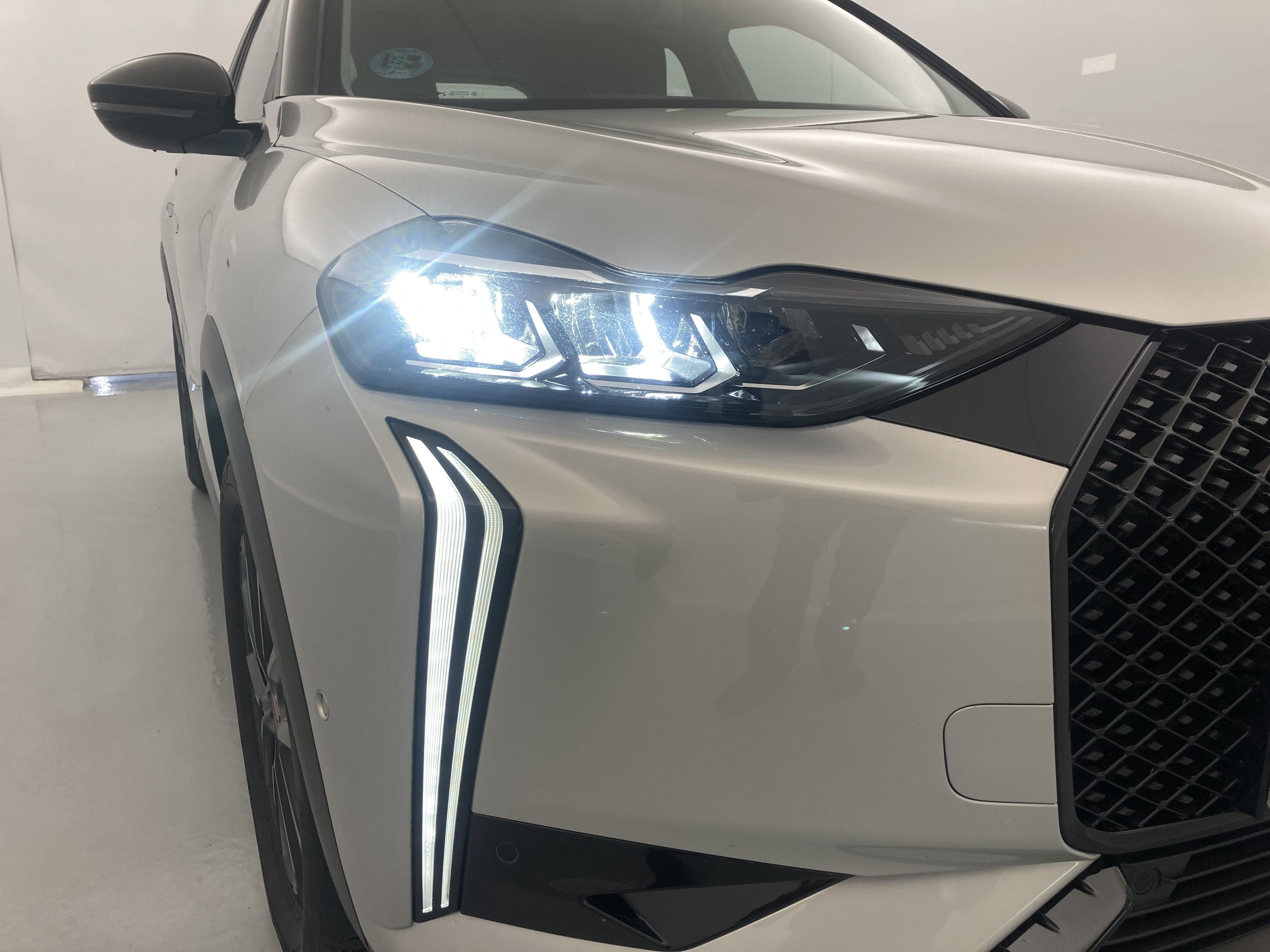 ds ds3 crossback performance line 1.5 BLUEHDI 130 EAT 2023 crystal pearl 16