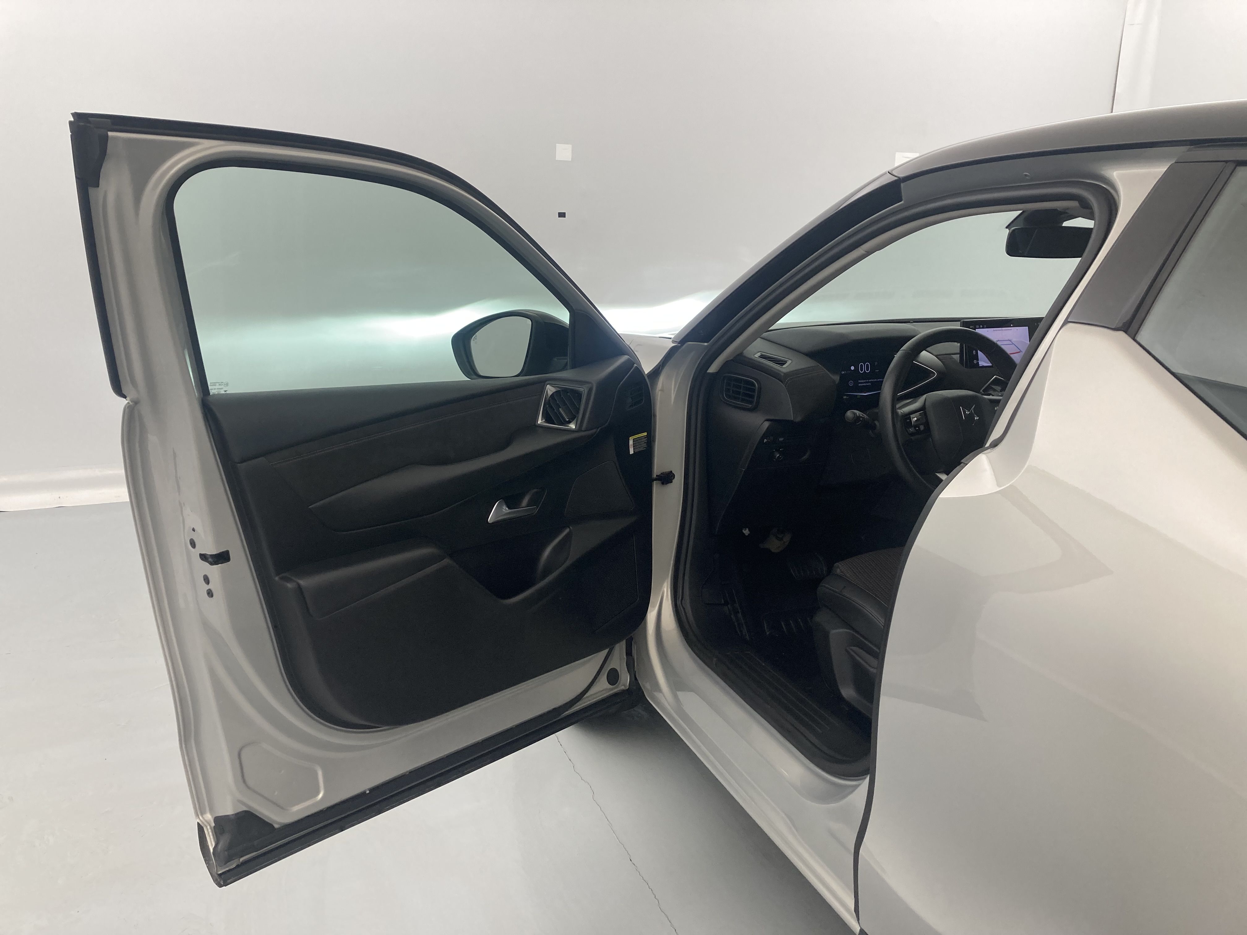 ds ds3 crossback performance line 1.5 BLUEHDI 130 EAT 2023 crystal pearl 21