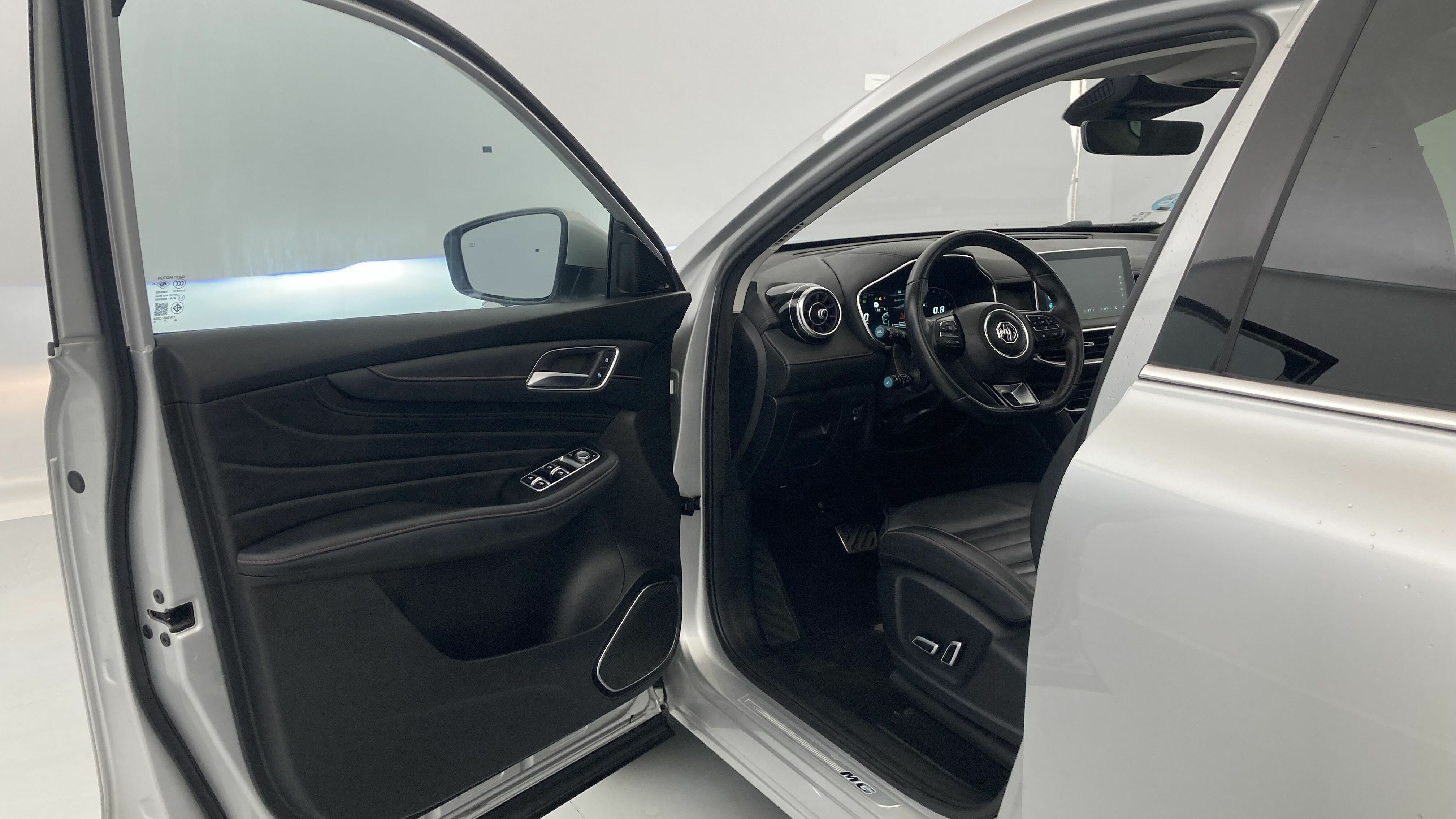 mg hs luxury 1.5 T-GDI 162 AT 2023 medal silver 13