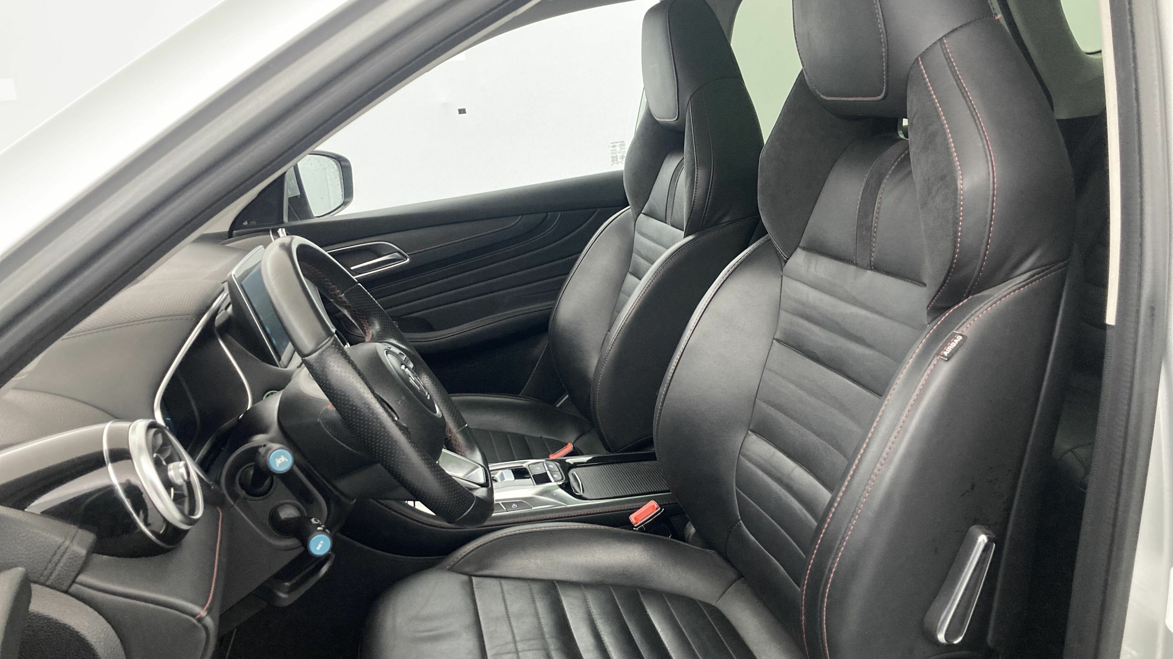 mg hs luxury 1.5 T-GDI 162 AT 2023 medal silver 14