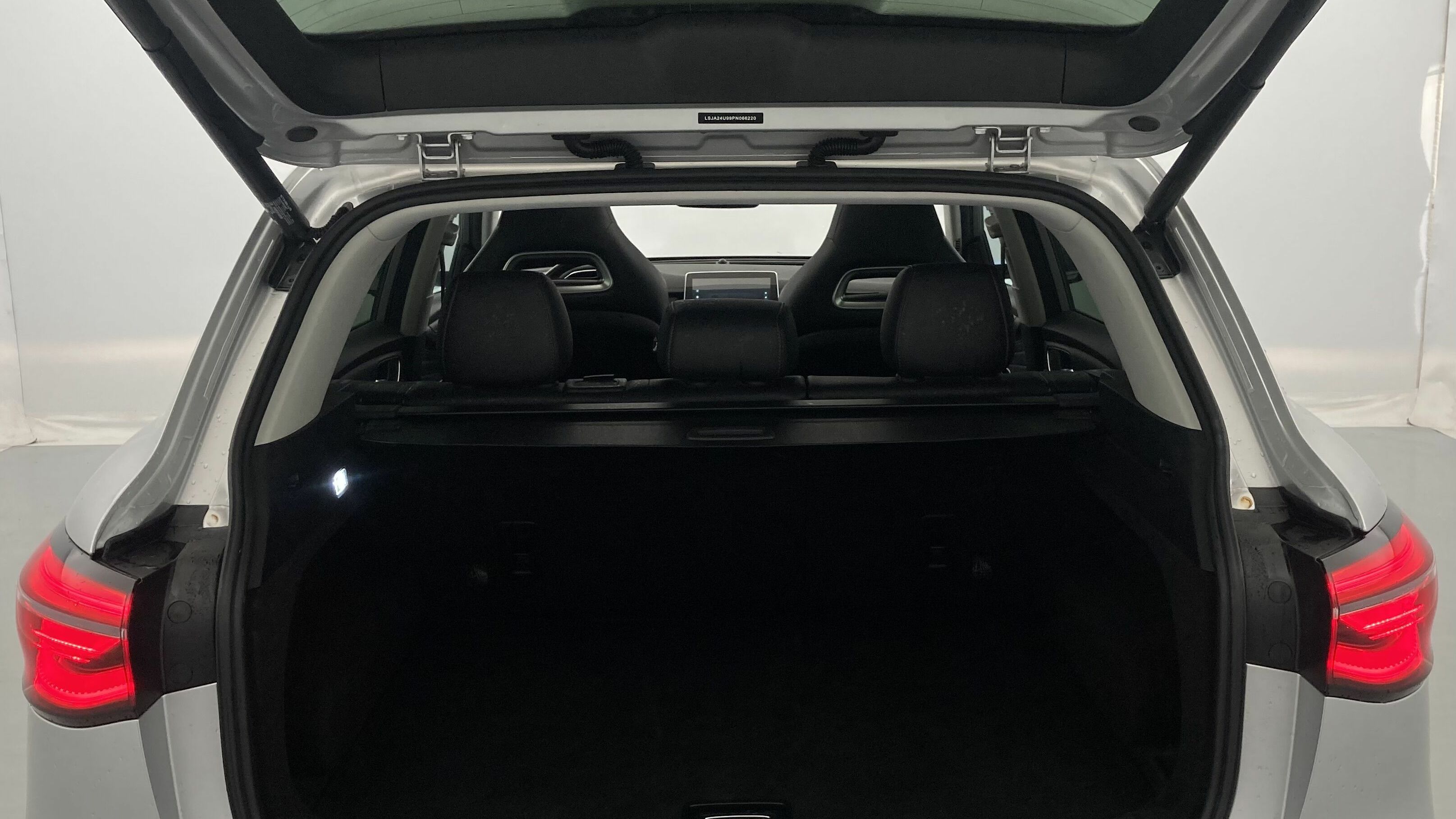 mg hs luxury 1.5 T-GDI 162 AT 2023 medal silver 24