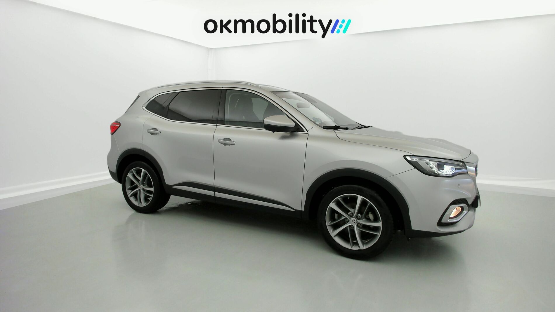 mg hs luxury 1.5 T-GDI 162 AT 2023 medal silver 2