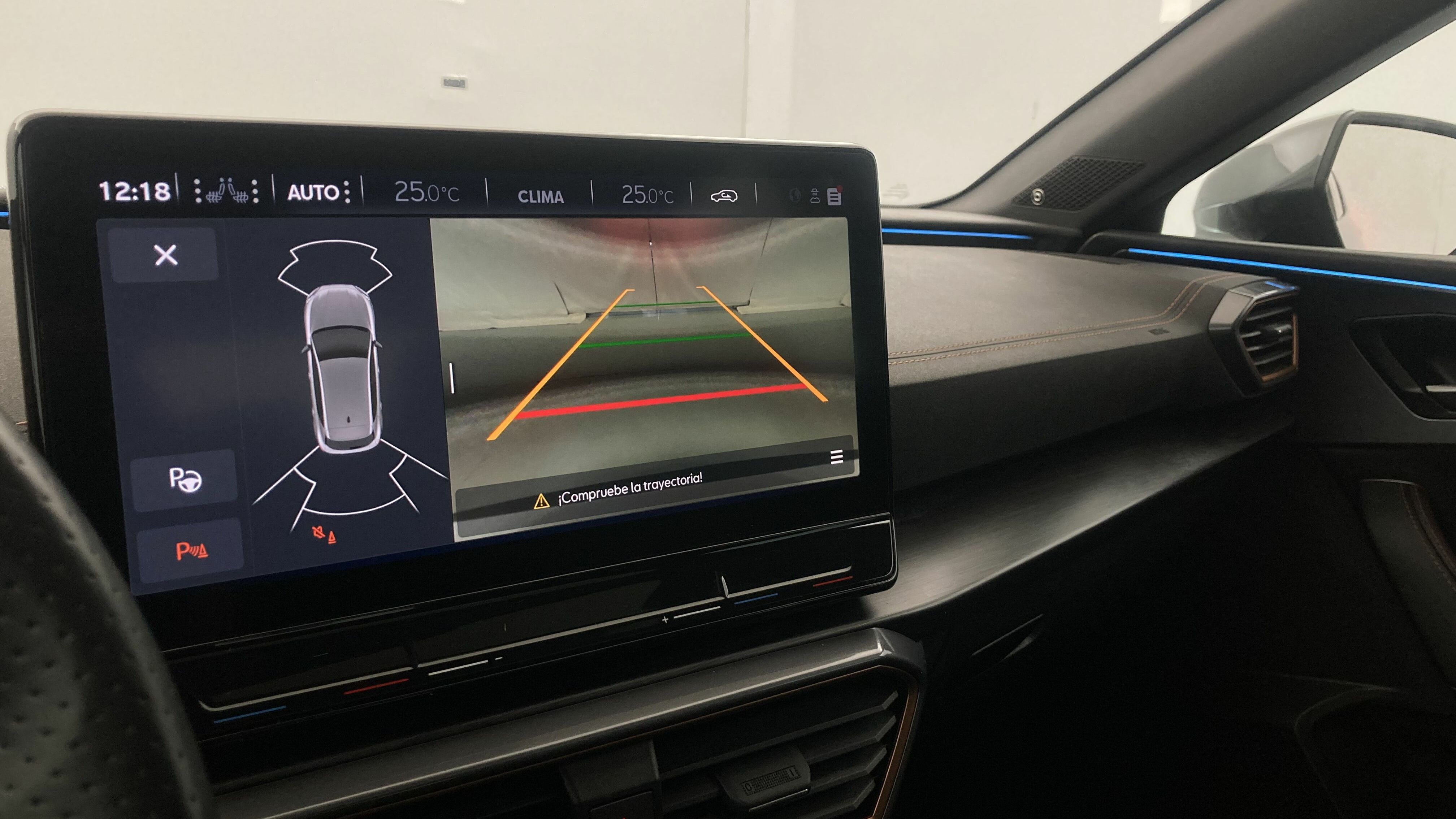 cupra leon nv 1.5 ETSI 150 DSG 2024 negro midnight 18