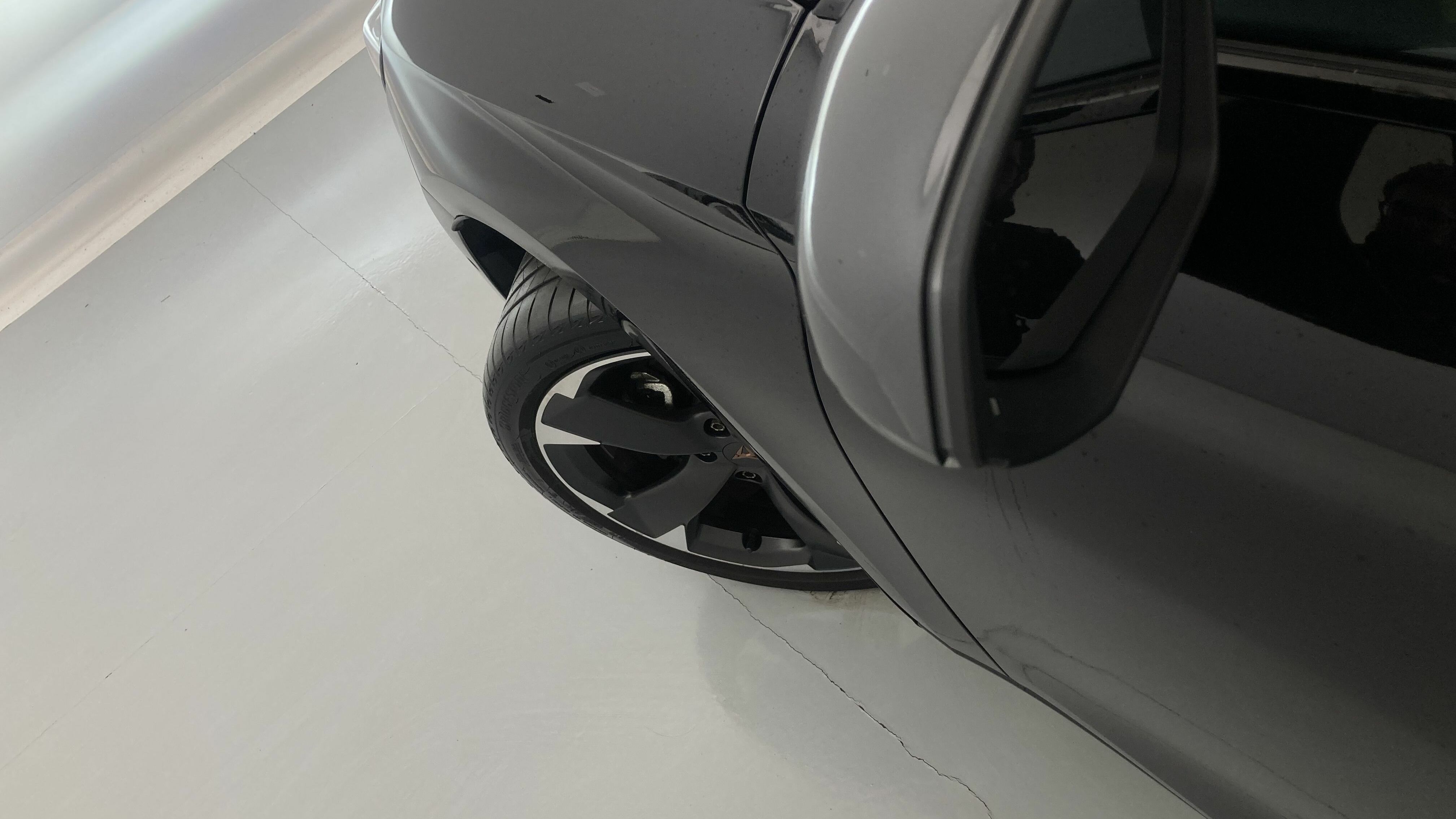 cupra leon nv 1.5 ETSI 150 DSG 2024 negro midnight 27