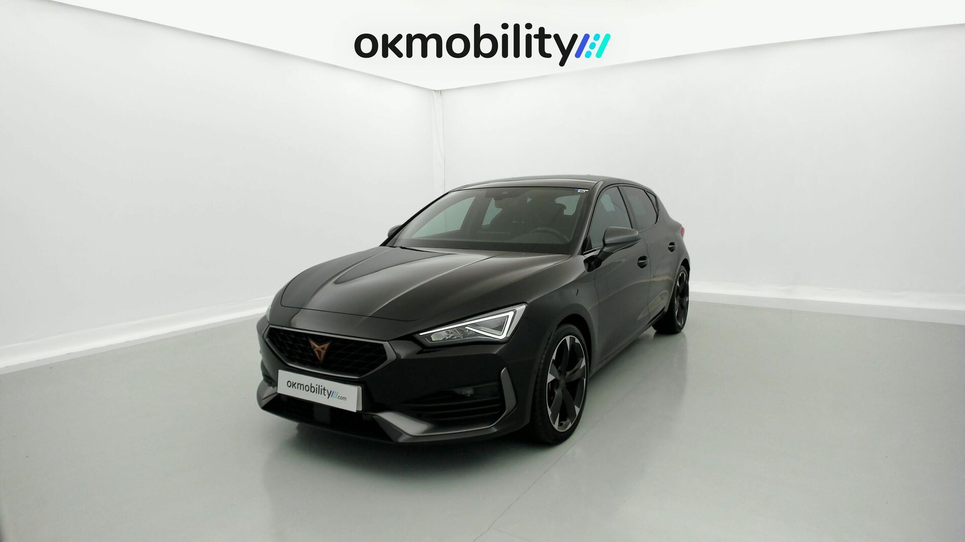 cupra leon nv 1.5 ETSI 150 DSG 2024 negro midnight 1