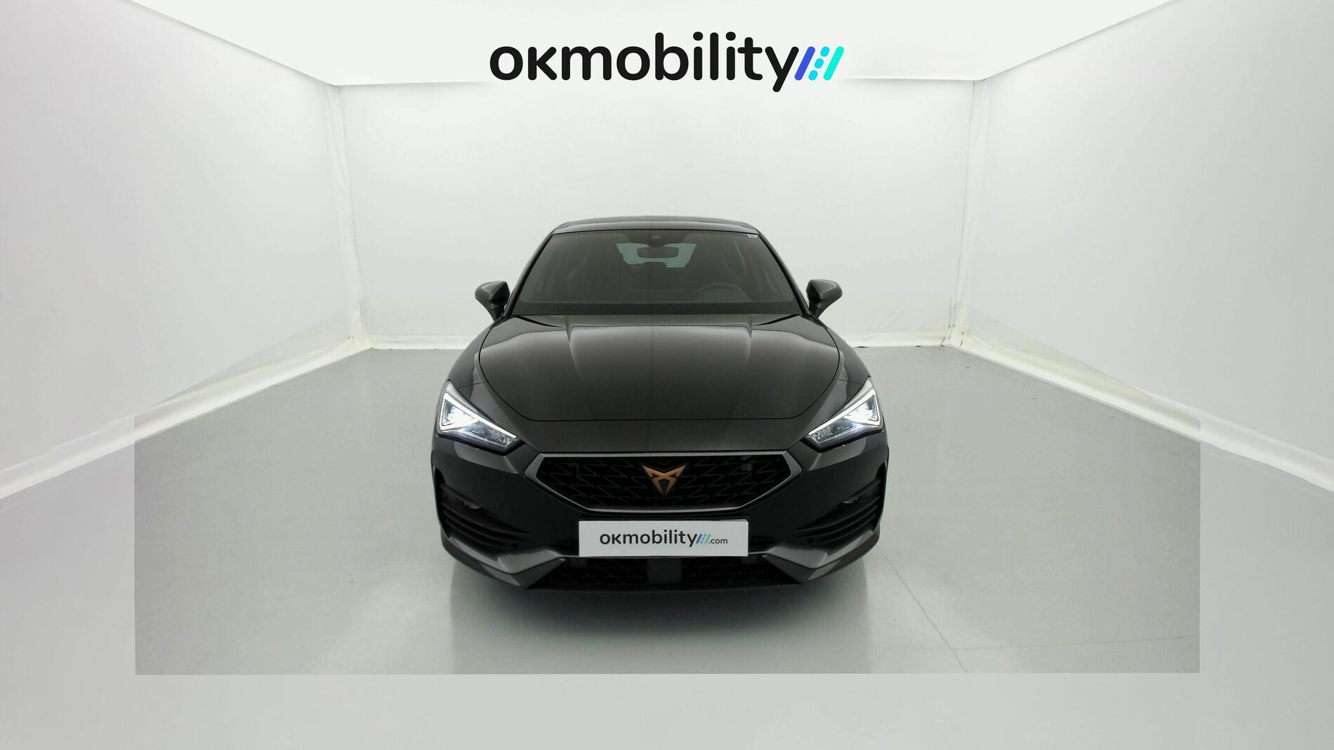 cupra leon nv 1.5 ETSI 150 DSG 2024 negro midnight 3