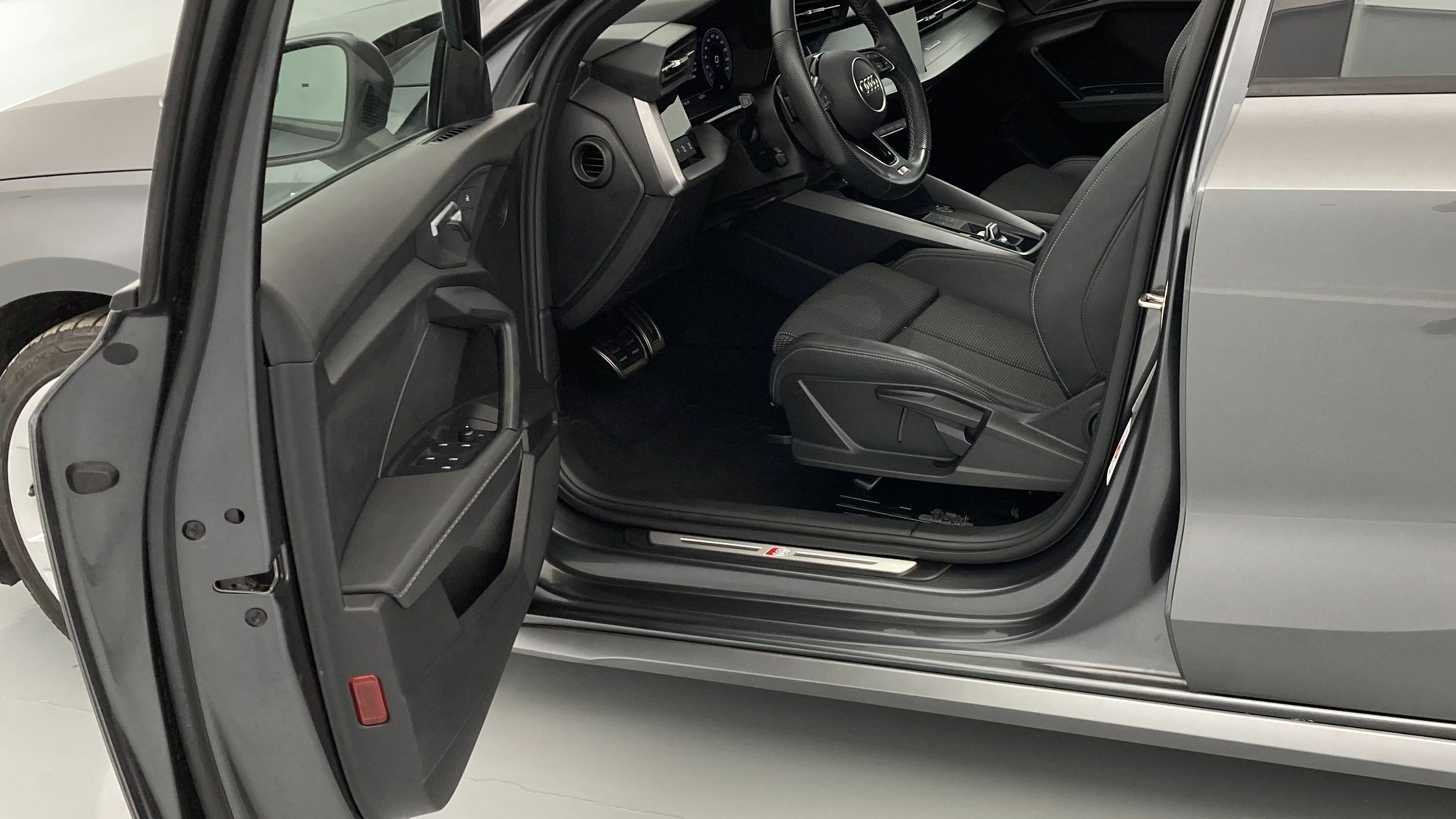 audi a3 sportback s line 35 TFSI 150 STRONIC 2024 daytonagrau met. 13