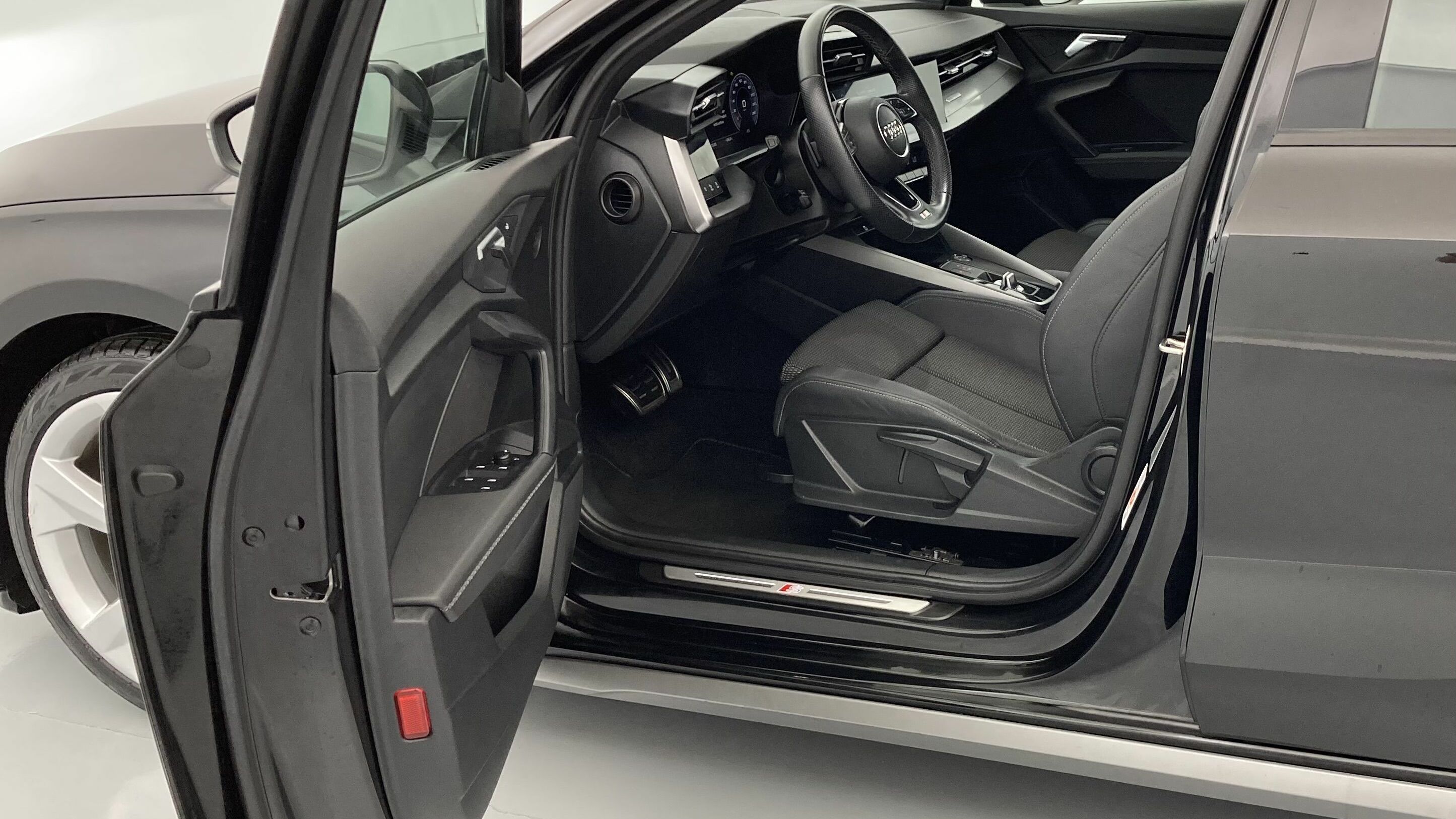 audi a3 sportback s line 35 TFSI 150 STRONIC 2024 mythosschwarz met. 13