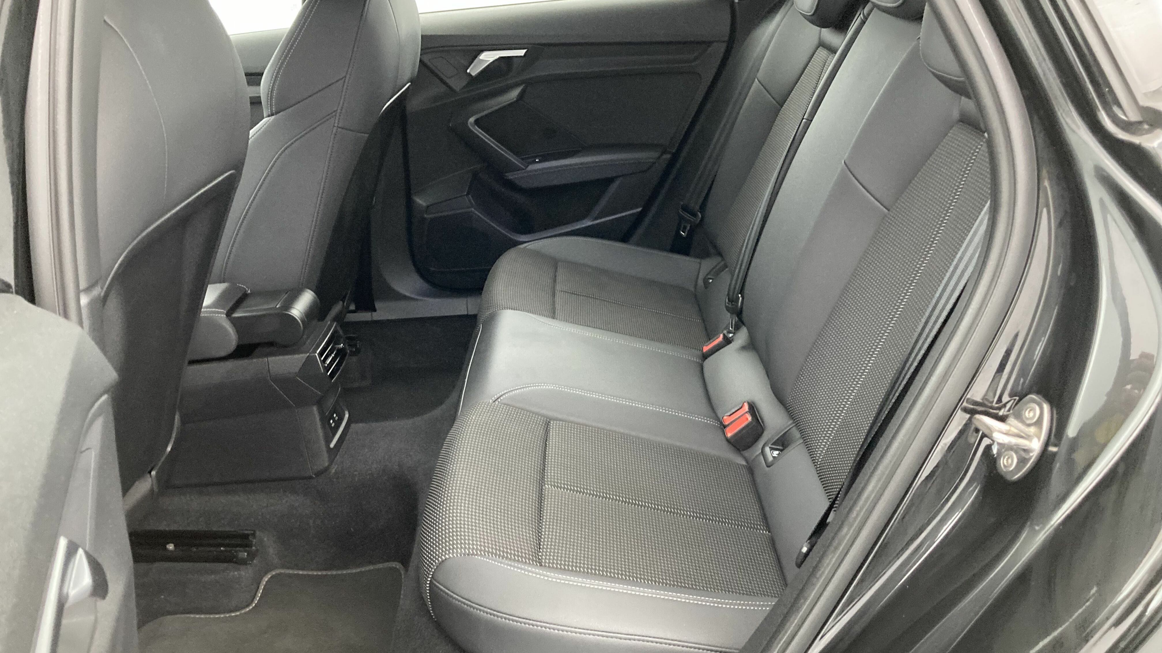 audi a3 sportback s line 35 TFSI 150 STRONIC 2024 mythosschwarz met. 21