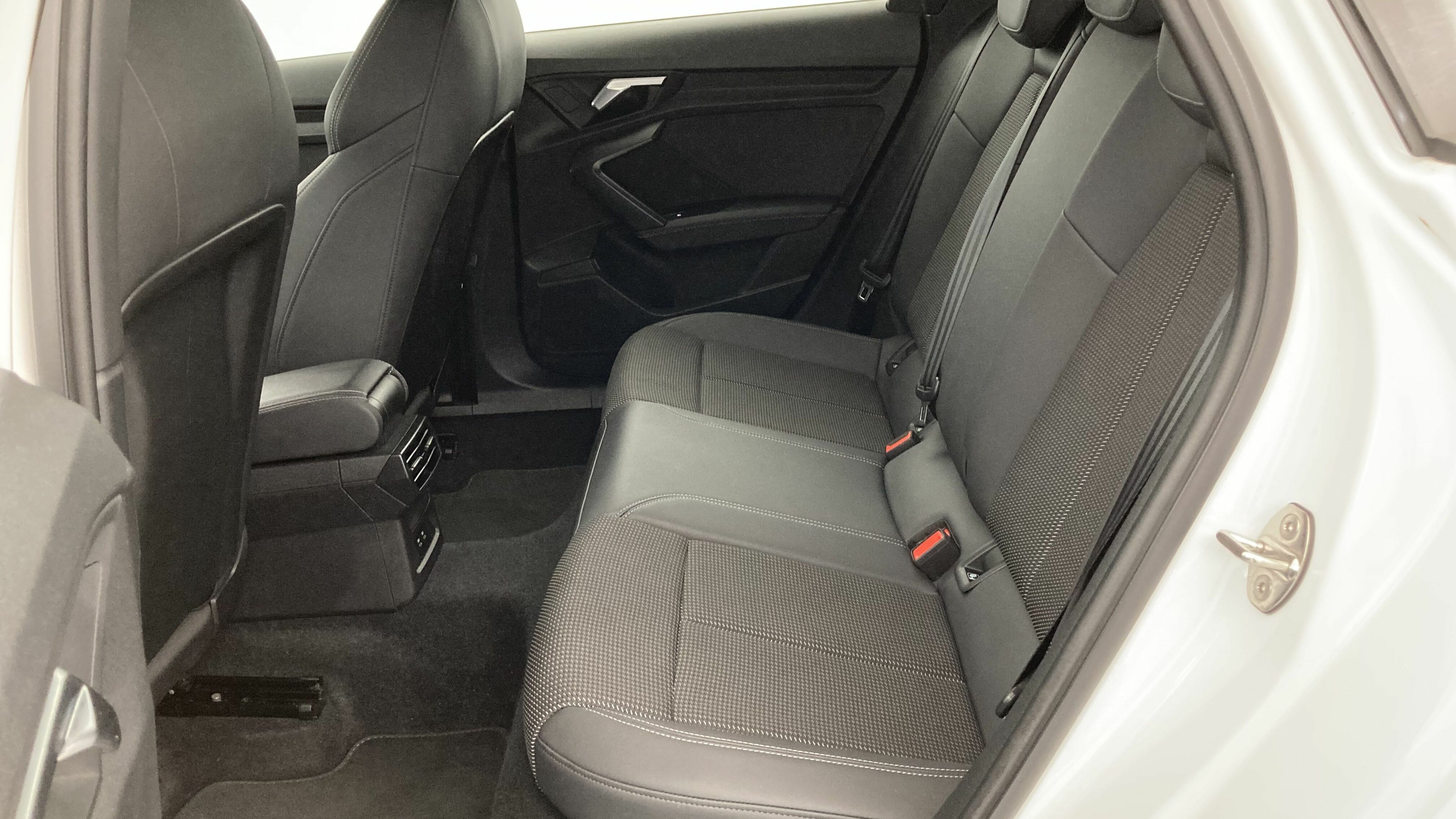 audi a3 sportback s line 35 TFSI 150 STRONIC 2023 ibis weiss 21