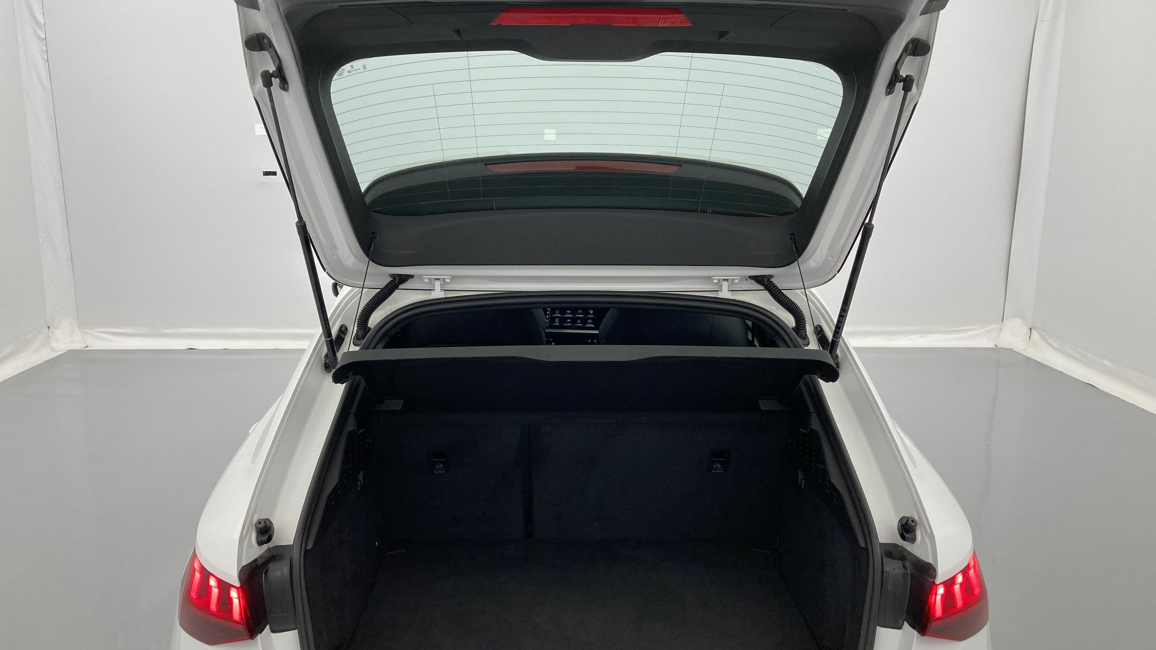 audi a3 sportback s line 35 TFSI 150 STRONIC 2023 ibis weiss 24