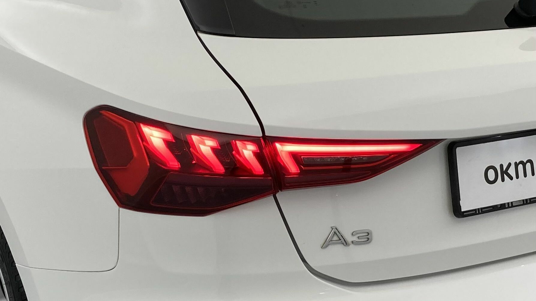 audi a3 sportback s line 35 TFSI 150 STRONIC 2023 ibis weiss 30