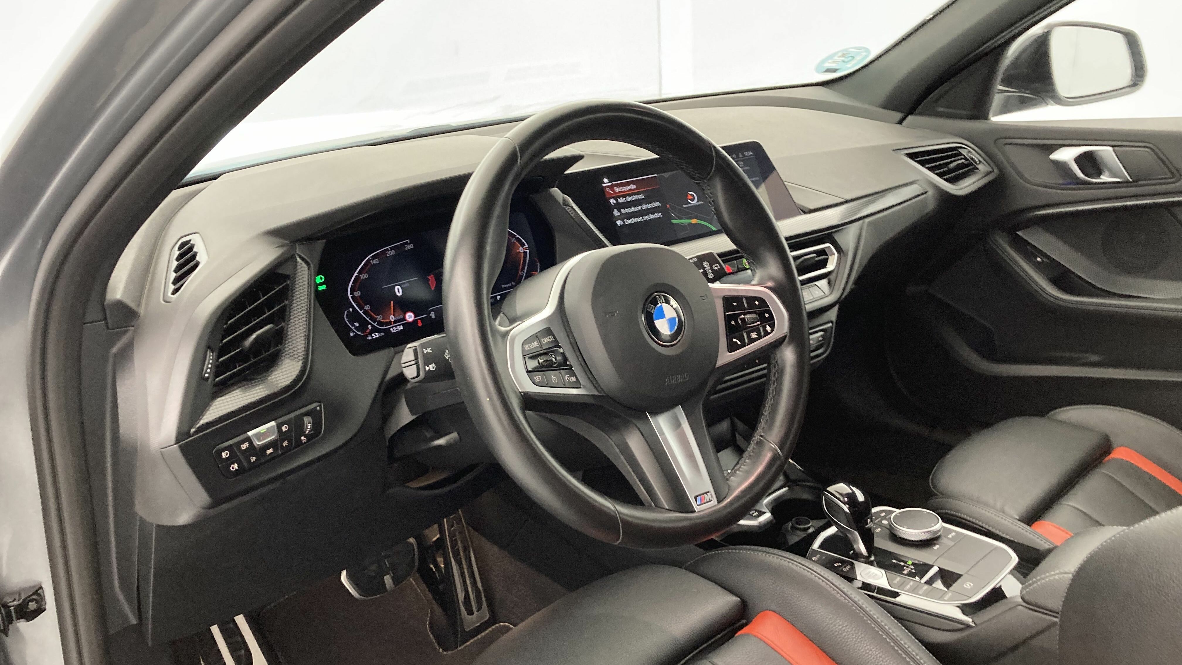 bmw serie 1 m sport colorvision 118I 136 STEPTRONIC 2024 skyscraper grau 16