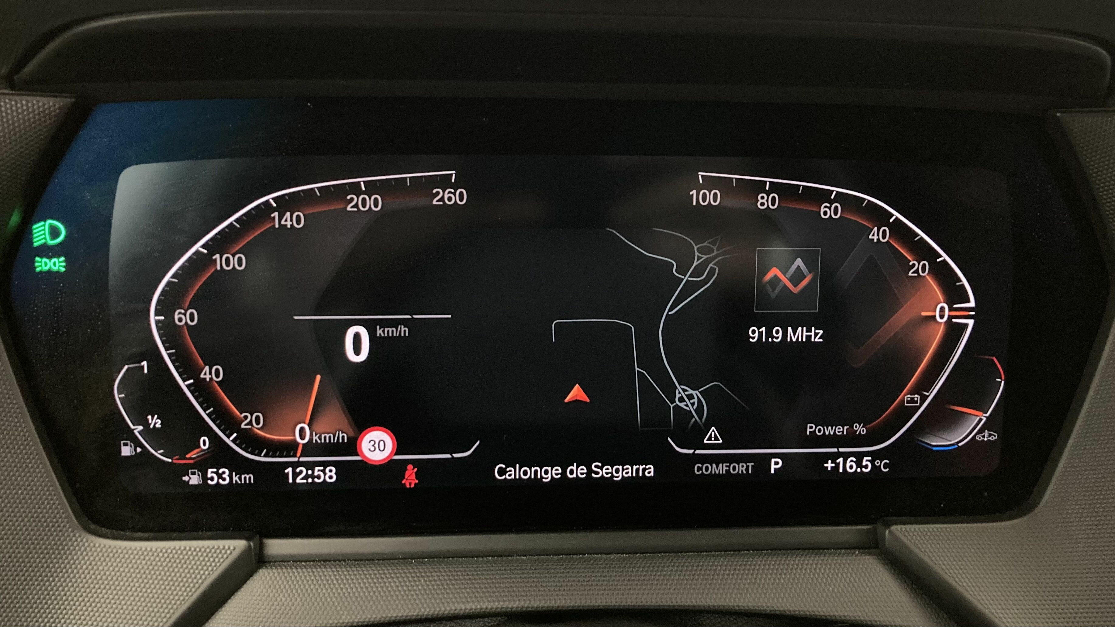 bmw serie 1 m sport colorvision 118I 136 STEPTRONIC 2024 skyscraper grau 19