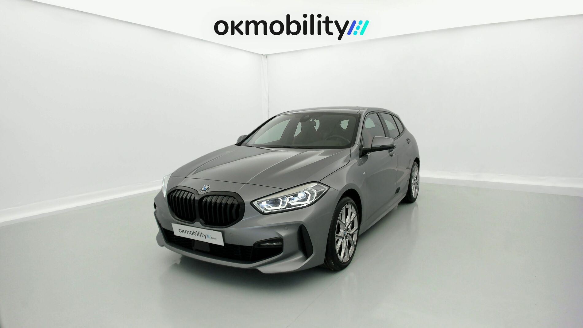 bmw serie 1 m sport colorvision 118I 136 STEPTRONIC 2024 skyscraper grau 1