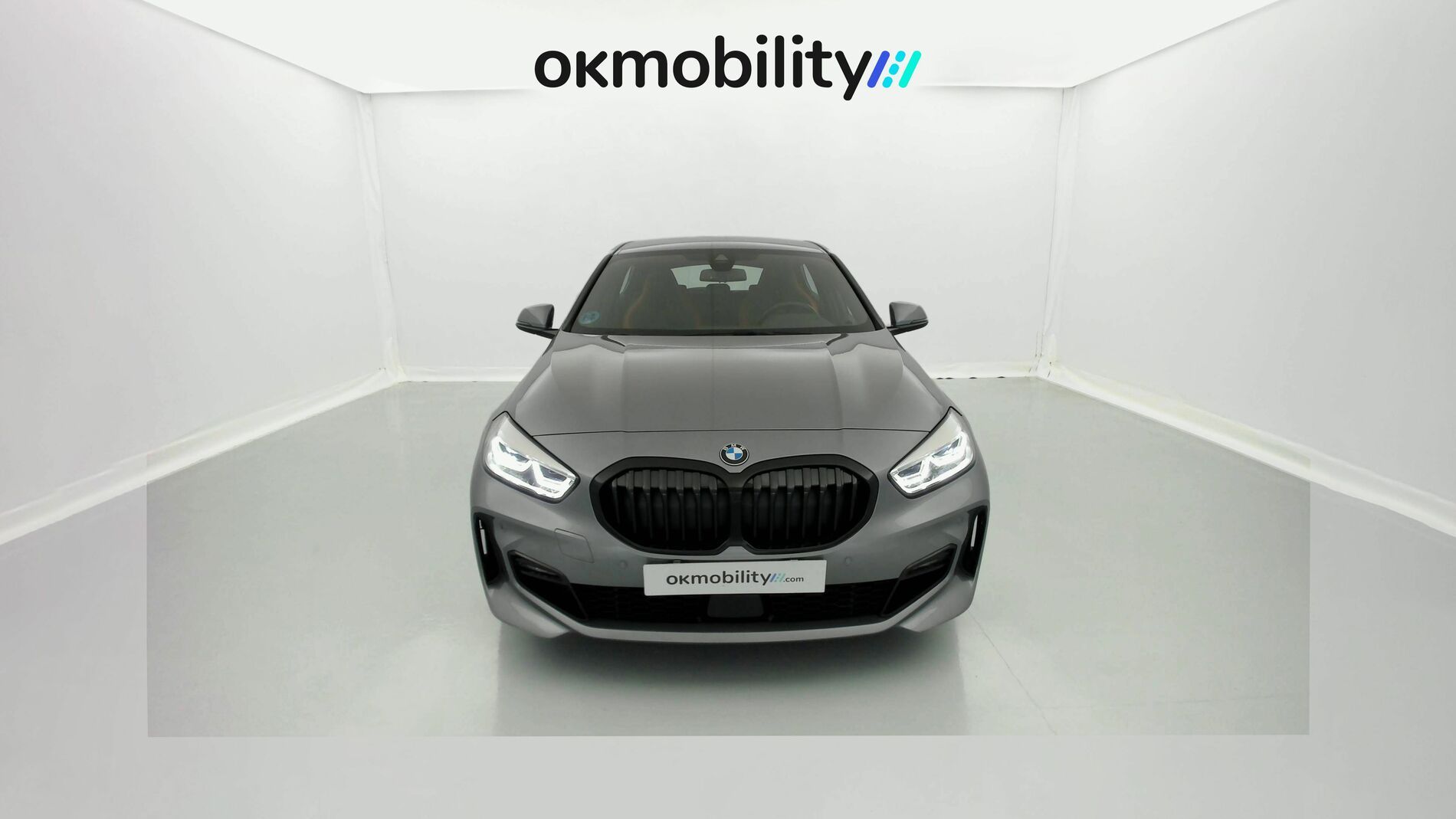 bmw serie 1 m sport colorvision 118I 136 STEPTRONIC 2024 skyscraper grau 4