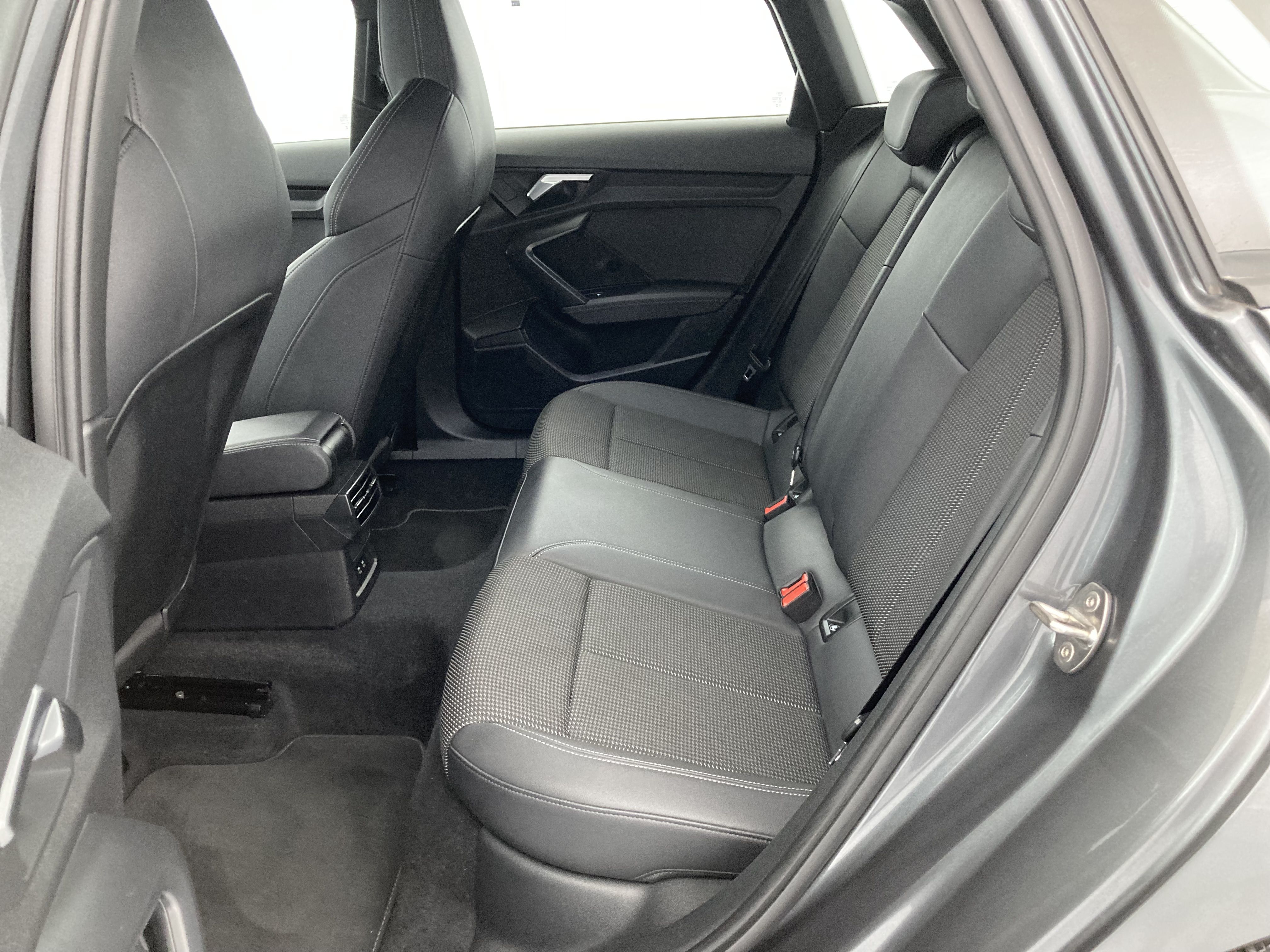 audi a3 sportback s line 35 TFSI 150 STRONIC 2024 daytonagrau perleff. 22