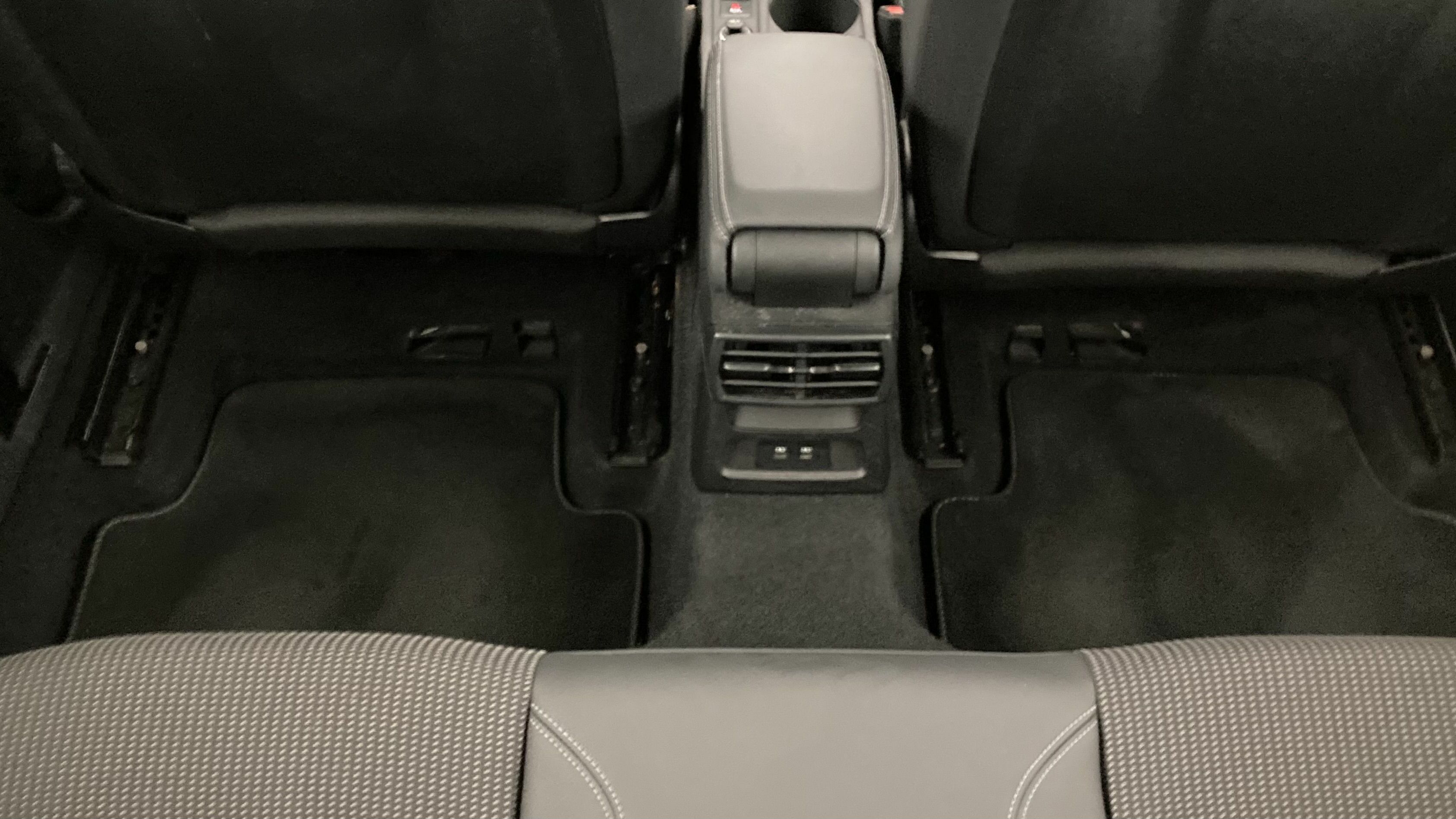 audi a3 sportback s line 35 TFSI 150 STRONIC 2023 gletscherweiss metallic 22