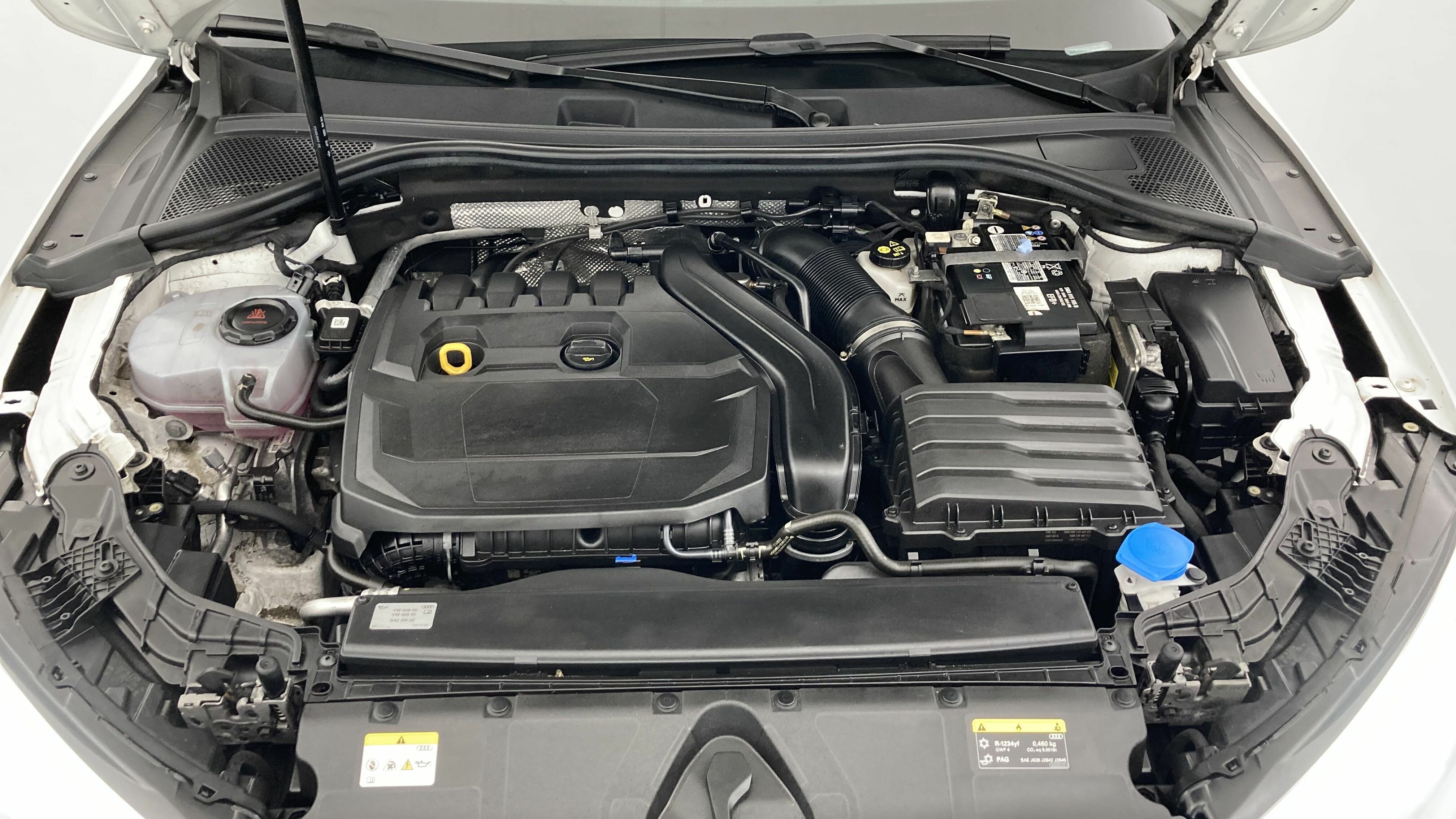 audi a3 sportback s line 35 TFSI 150 STRONIC 2023 gletscherweiss metallic 25