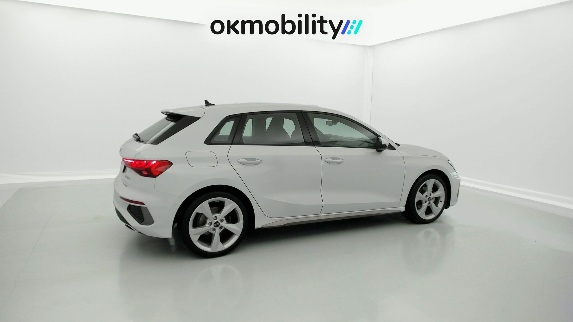audi a3 sportback s line 35 TFSI 150 STRONIC 2023 gletscherweiss metallic 12