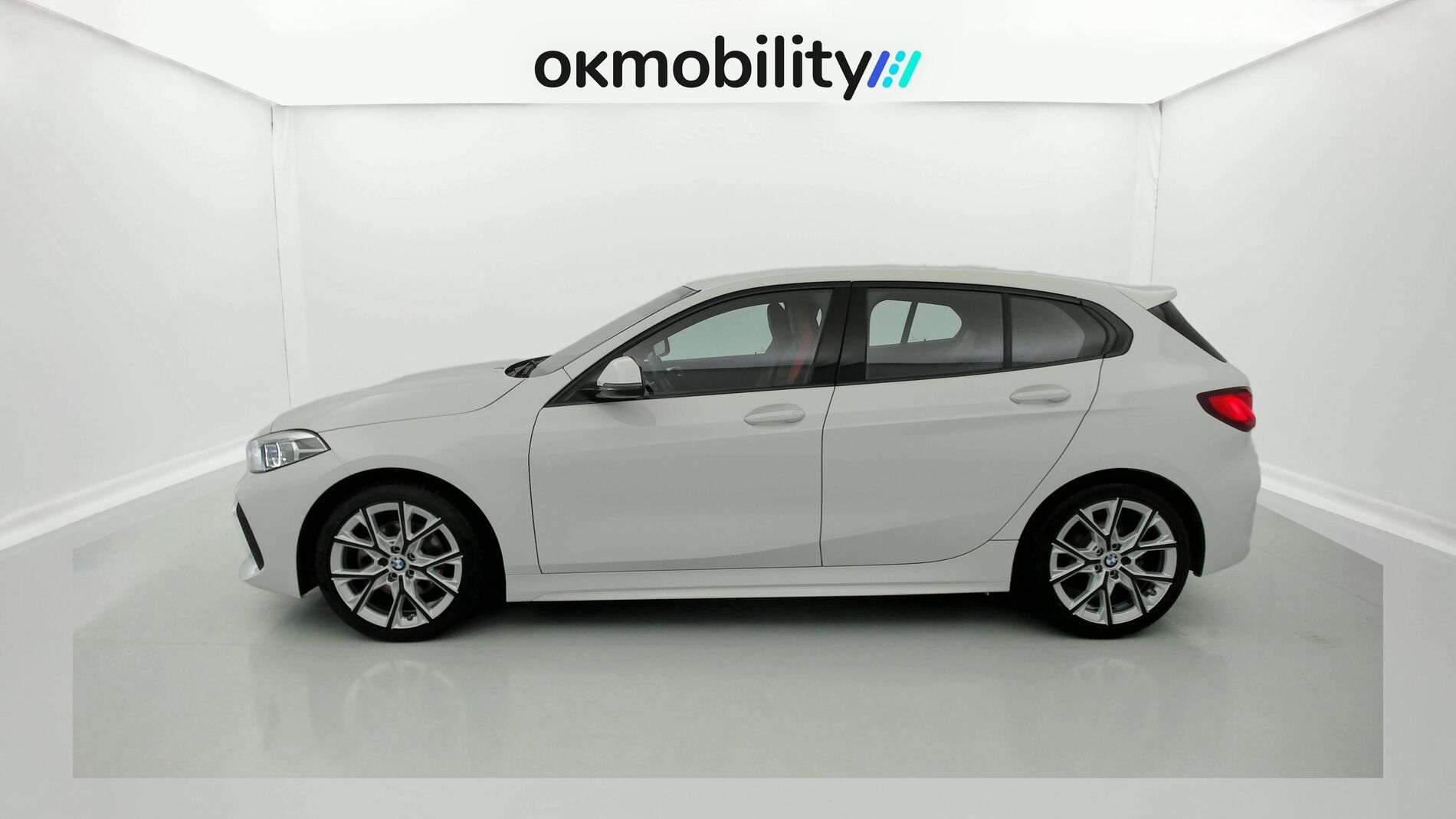 bmw serie 1 m sport colorvision 118I 136 STEPTRONIC 2024 alpinweiss 8