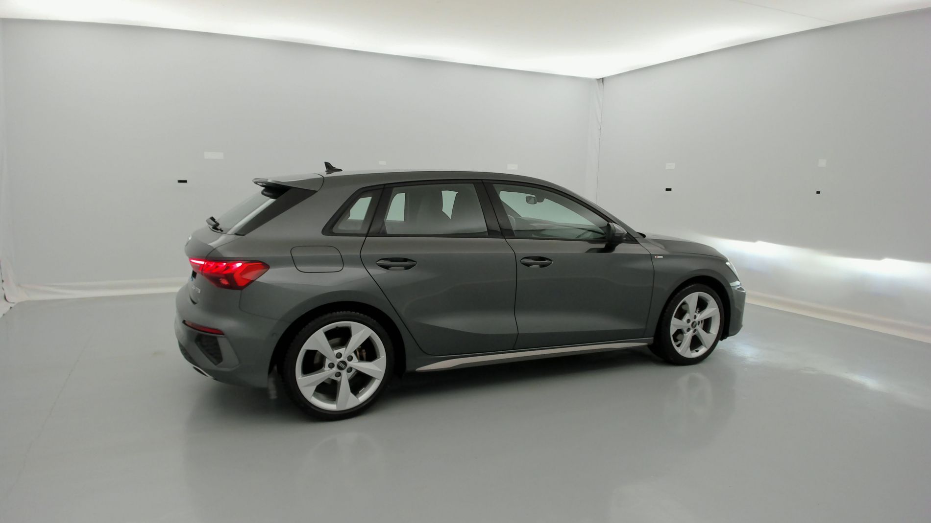 audi a3 sportback s line 35 TFSI 150 STRONIC 2024 daytonagrau perleff. 12